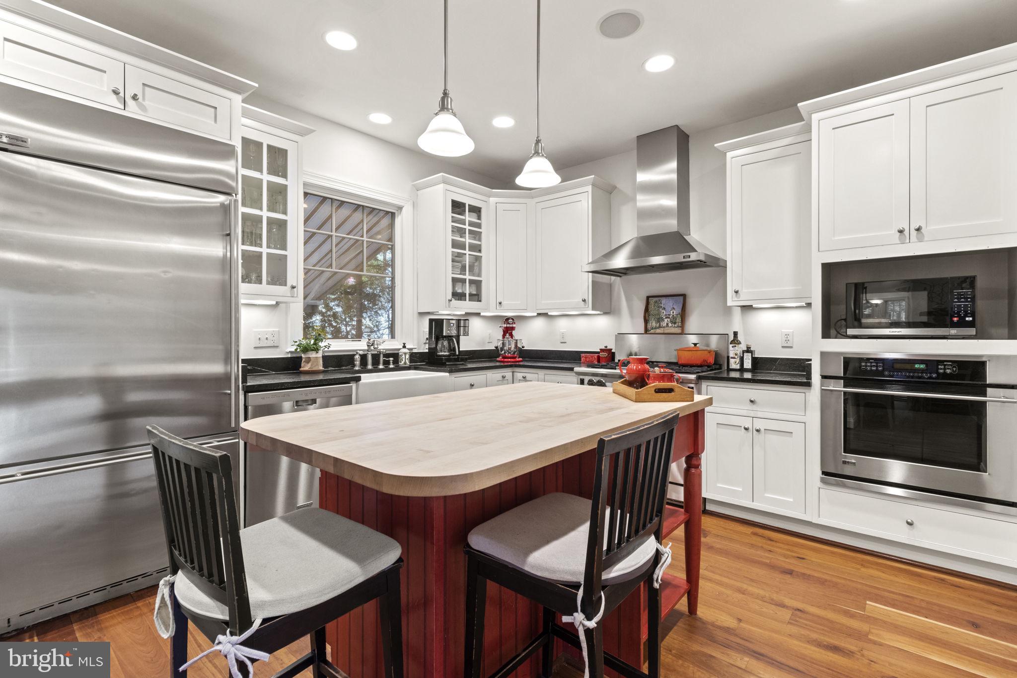 FAIRWAY HILLS - Residential