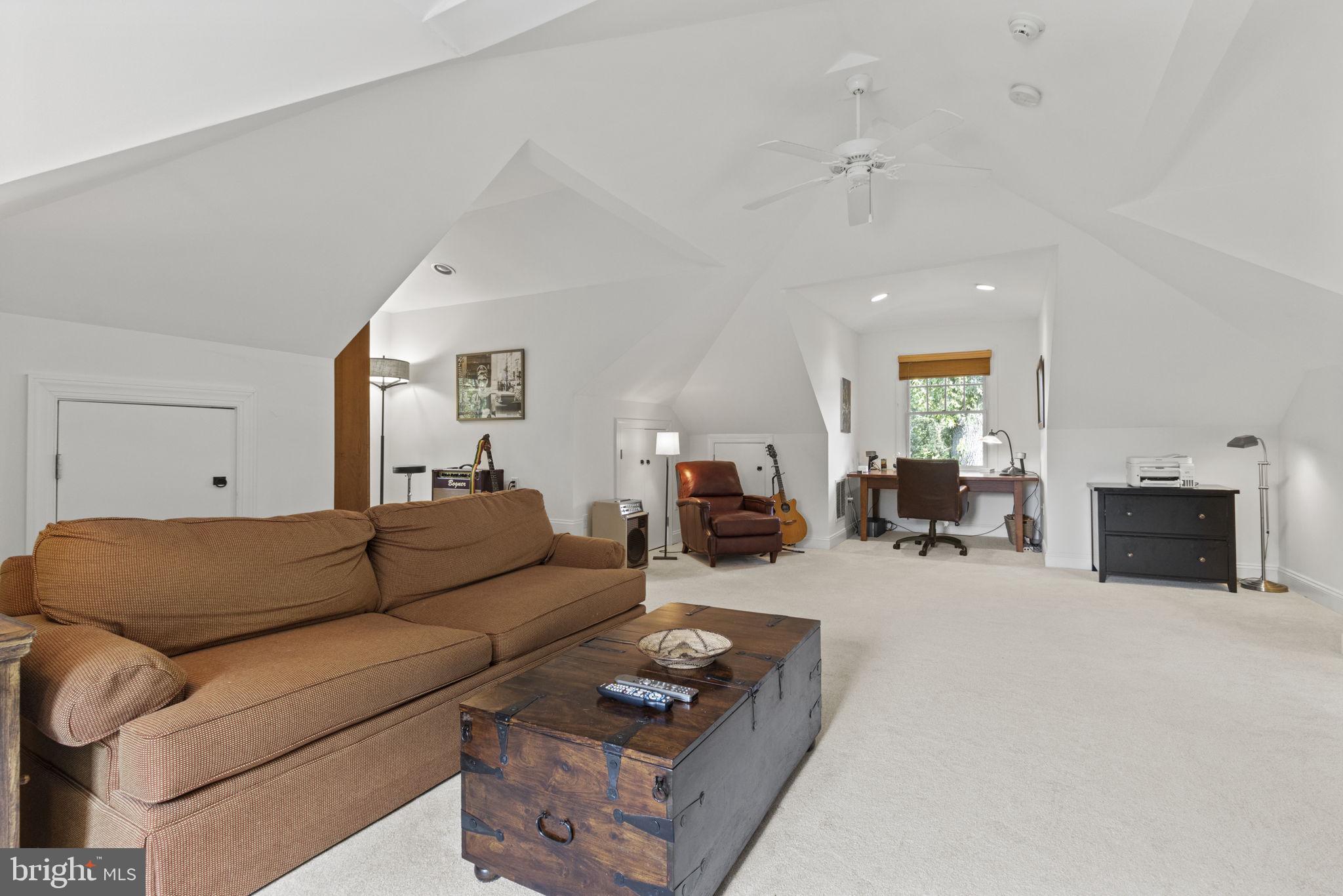 FAIRWAY HILLS - Residential