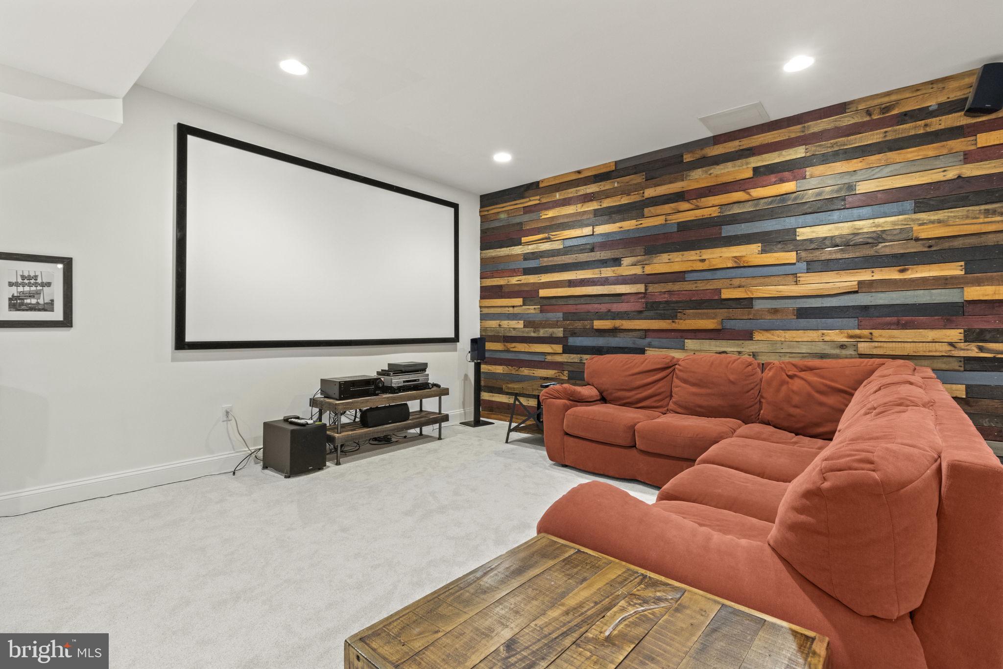 FAIRWAY HILLS - Residential