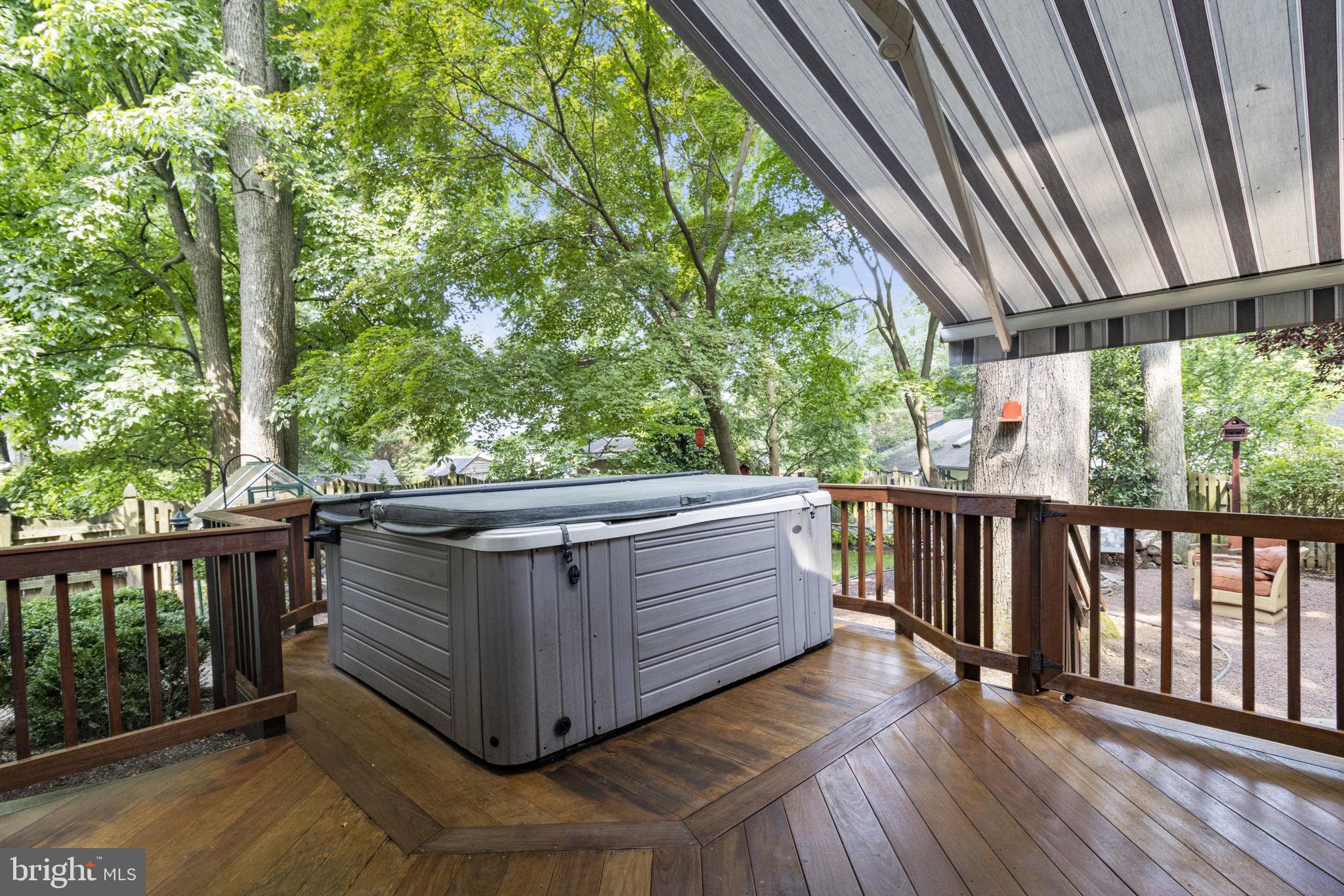 FAIRWAY HILLS - Residential