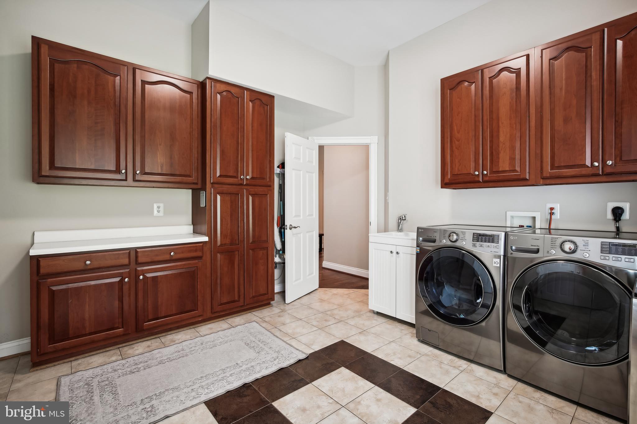 BROWNS MILL FOREST - Residential