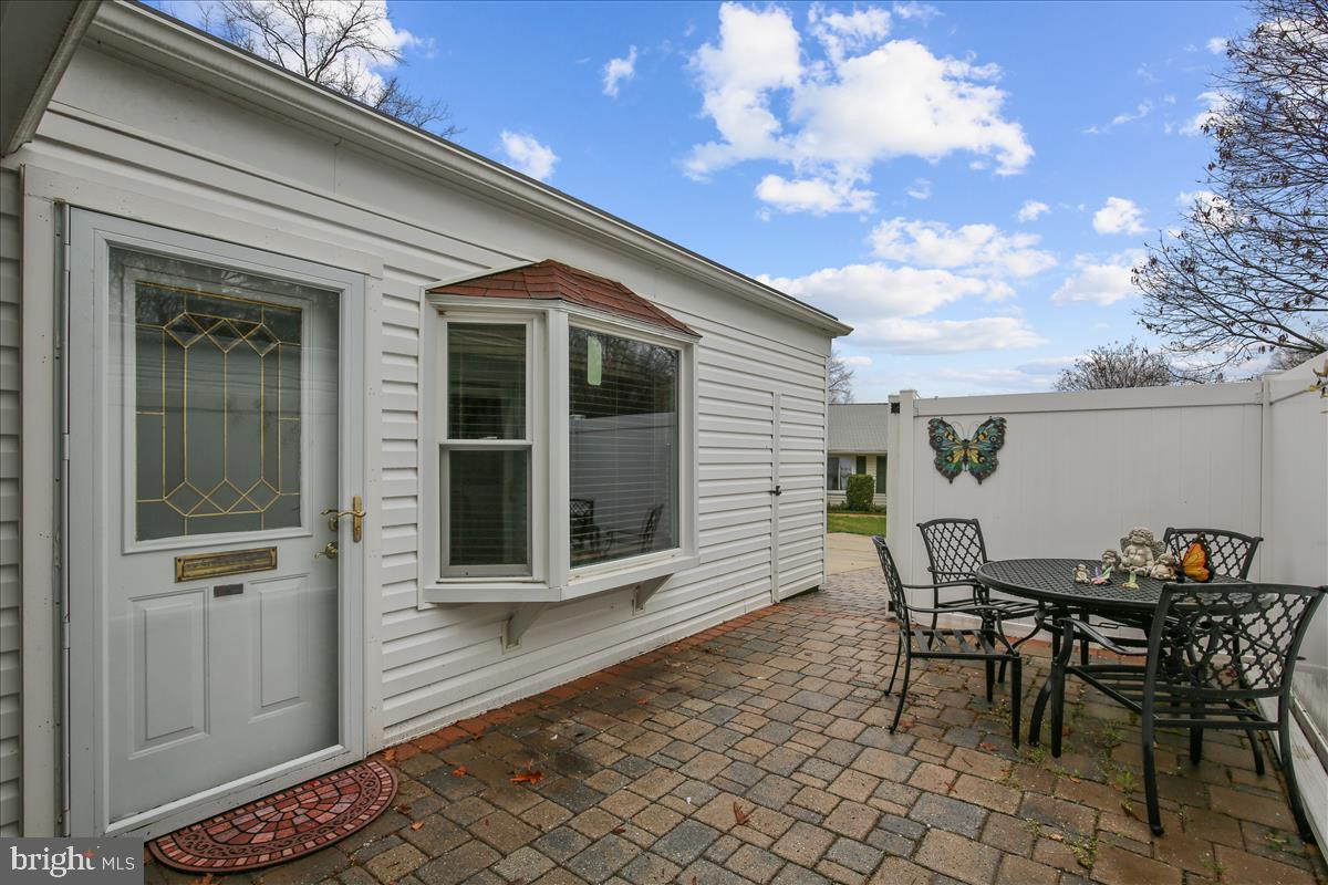 LEISURE WORLD - Residential