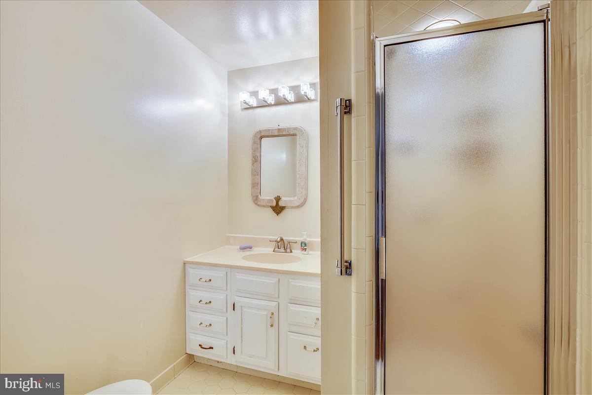 LEISURE WORLD - Residential