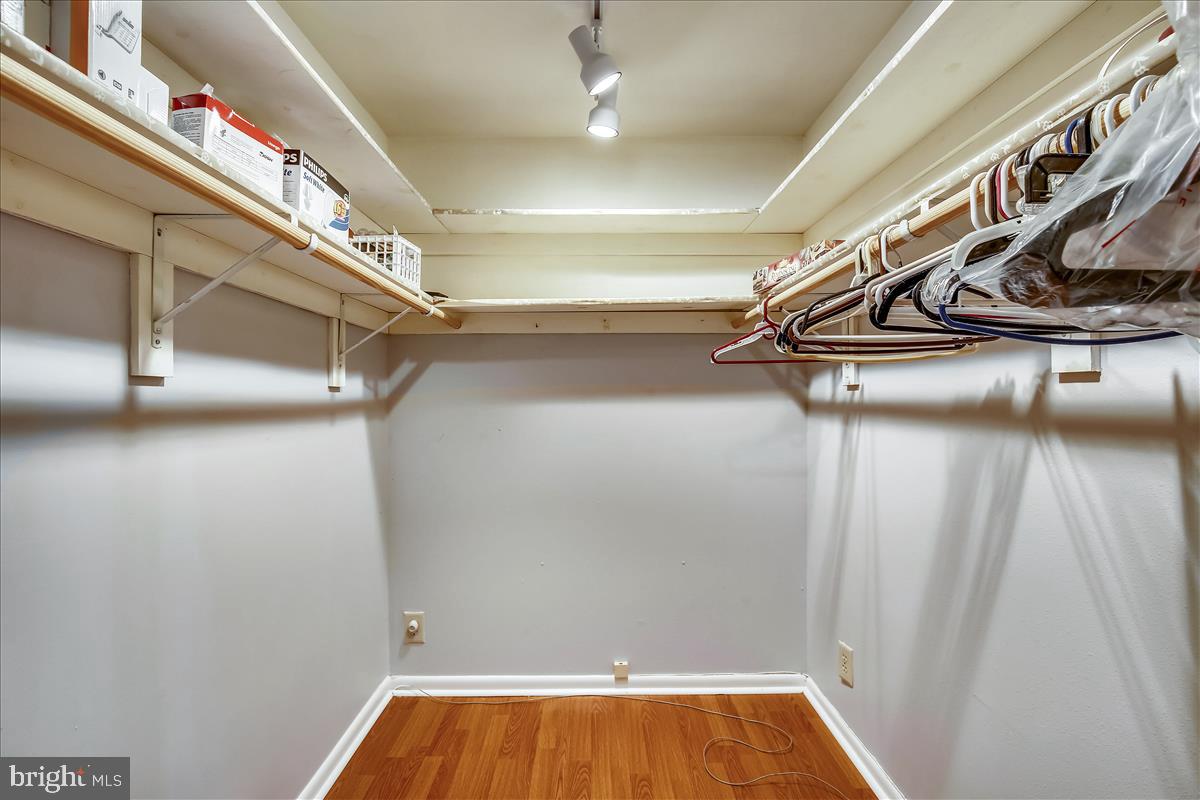 LEISURE WORLD - Residential