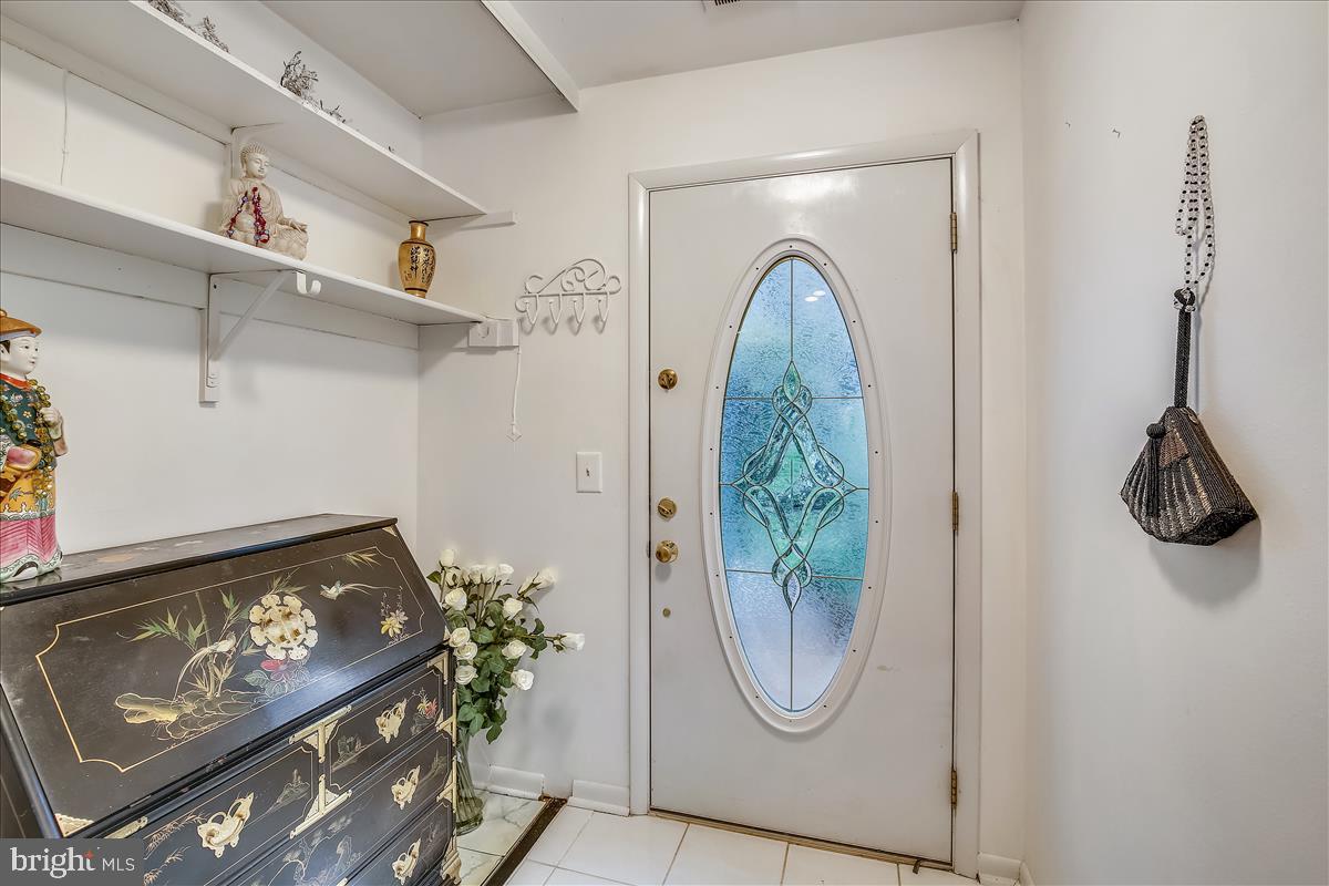 LEISURE WORLD - Residential