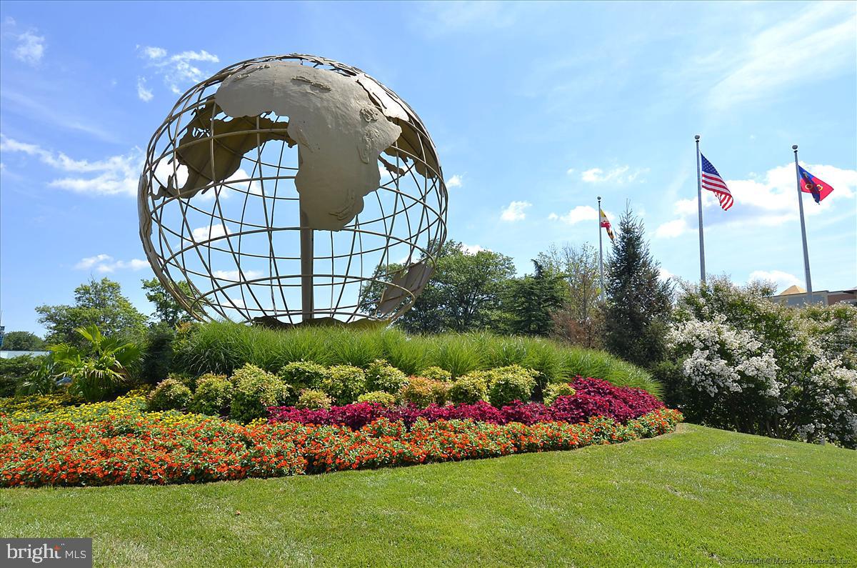 LEISURE WORLD - Residential