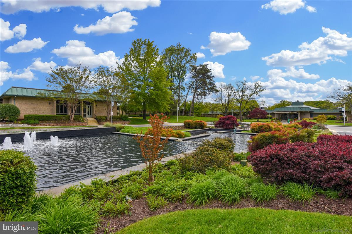 LEISURE WORLD - Residential