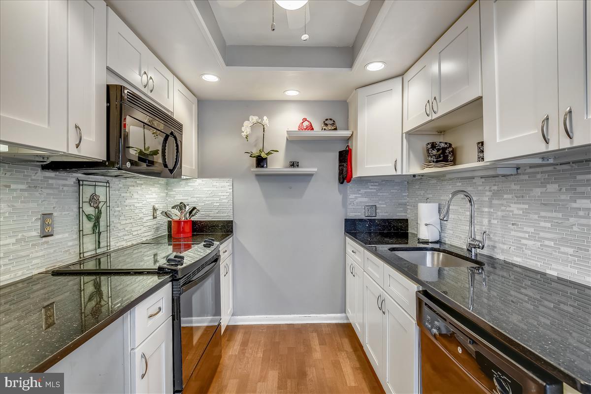 LEISURE WORLD - Residential