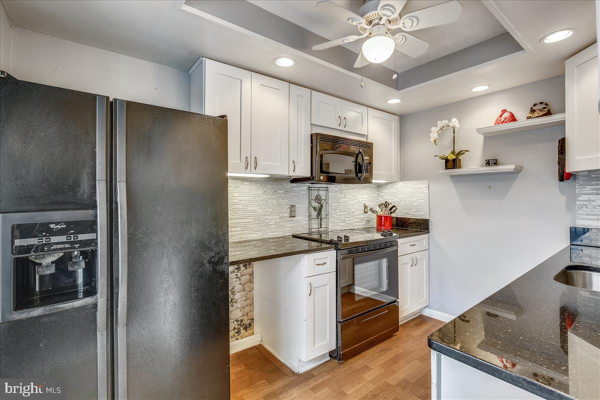 LEISURE WORLD - Residential