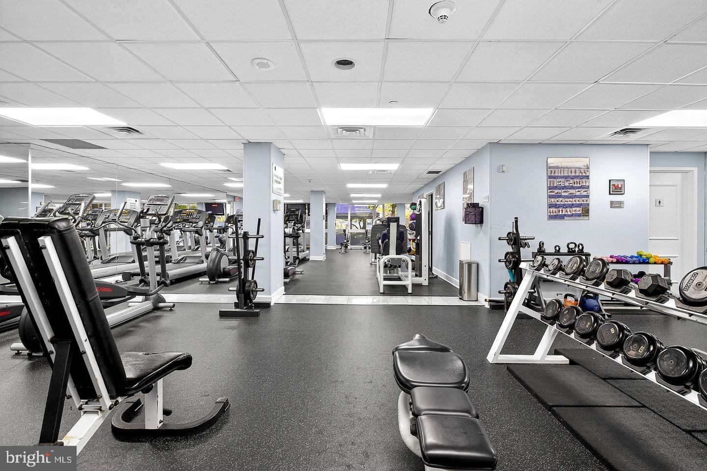 LOGAN SQUARE - Residential