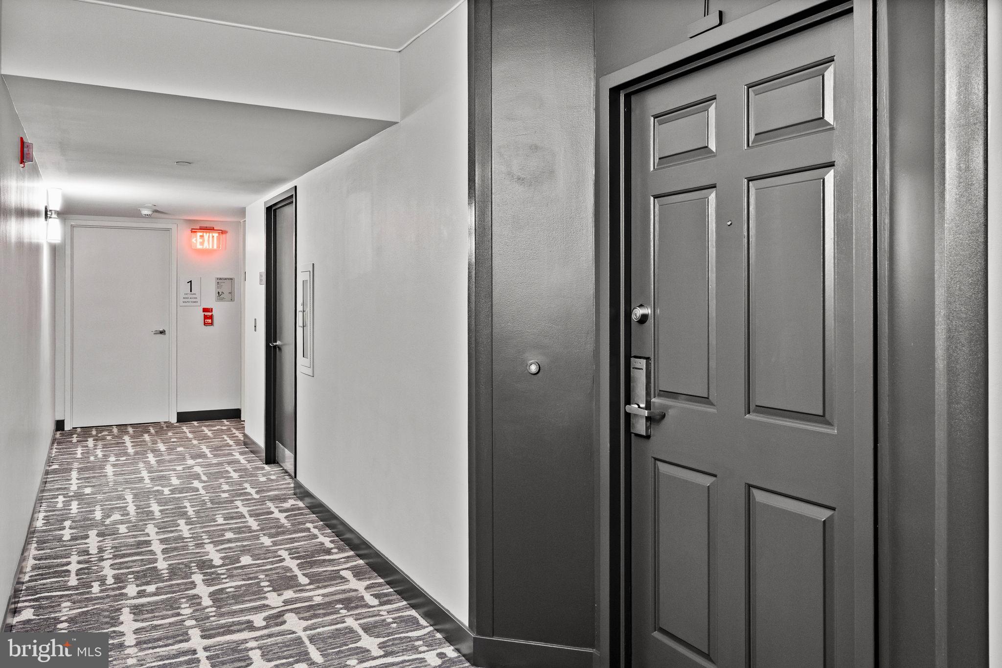 LOGAN SQUARE - Residential