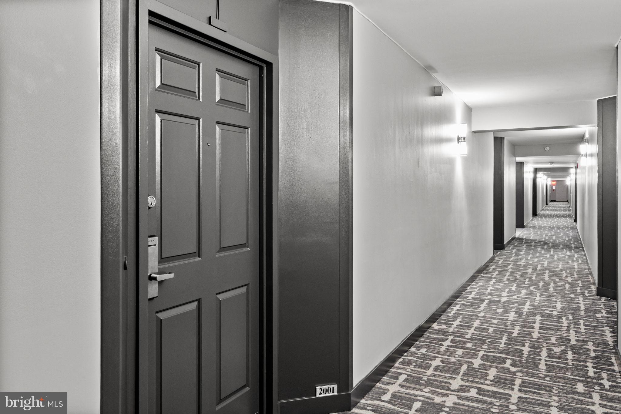 LOGAN SQUARE - Residential