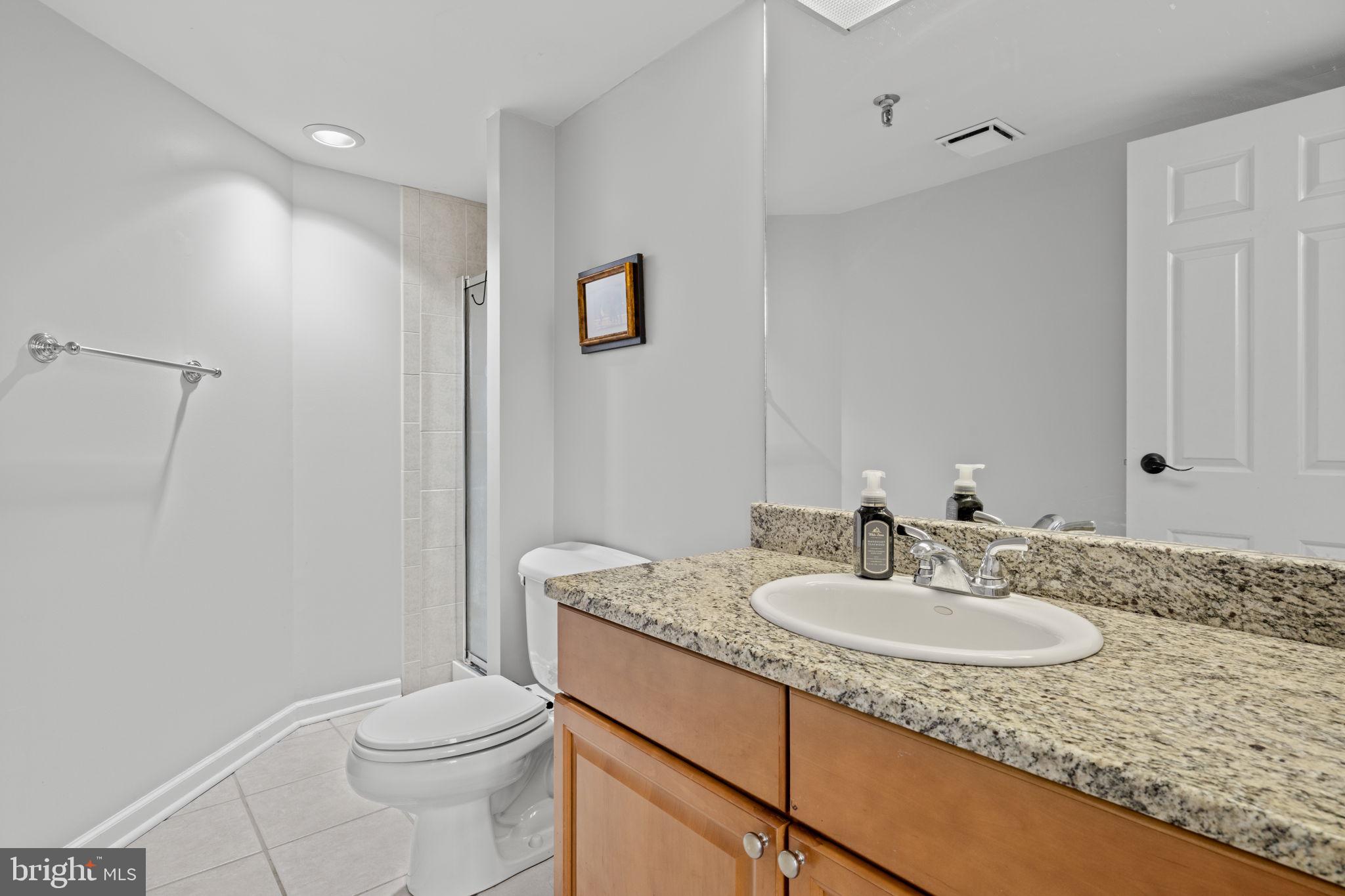 LOGAN SQUARE - Residential