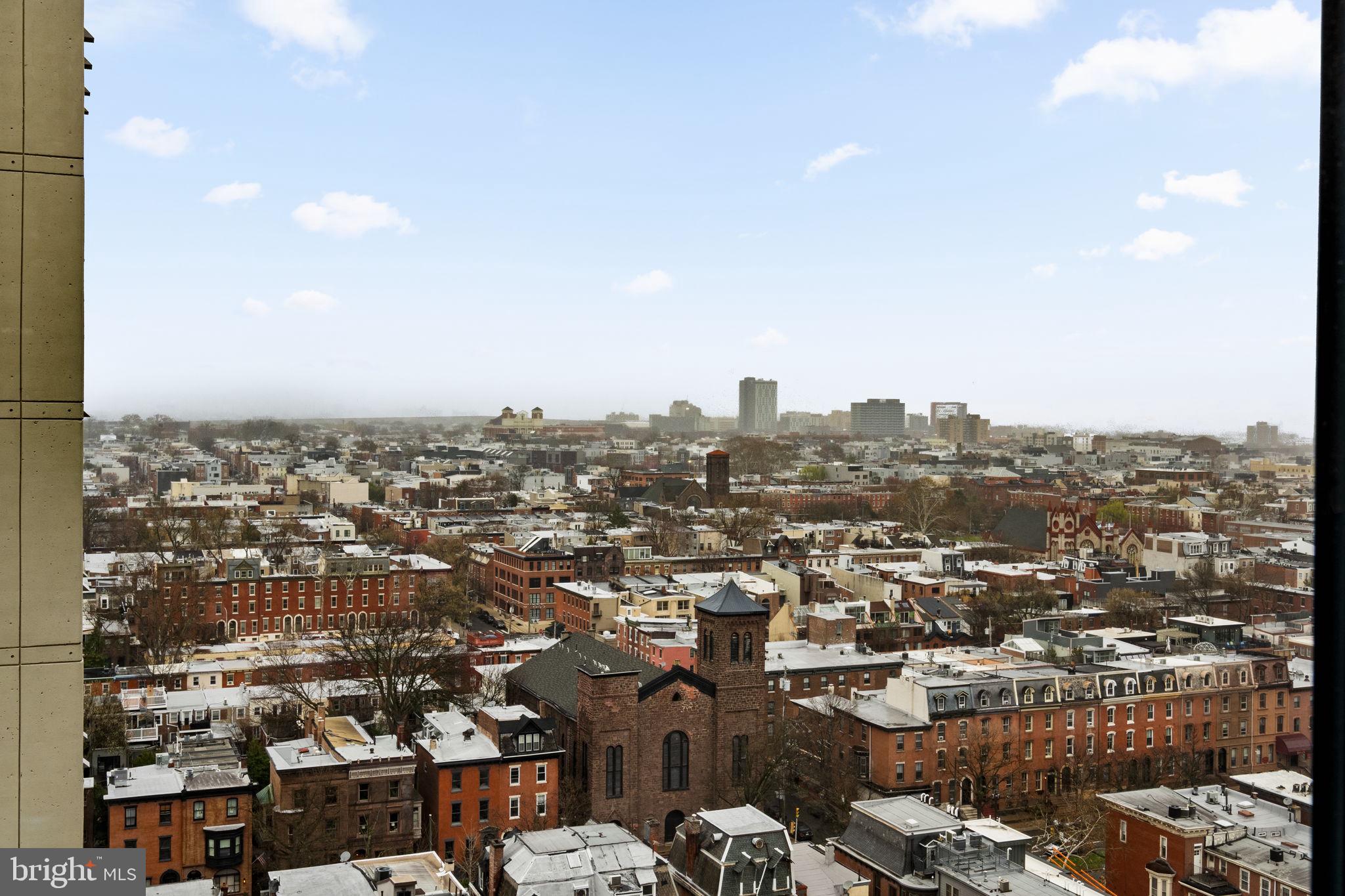 LOGAN SQUARE - Residential