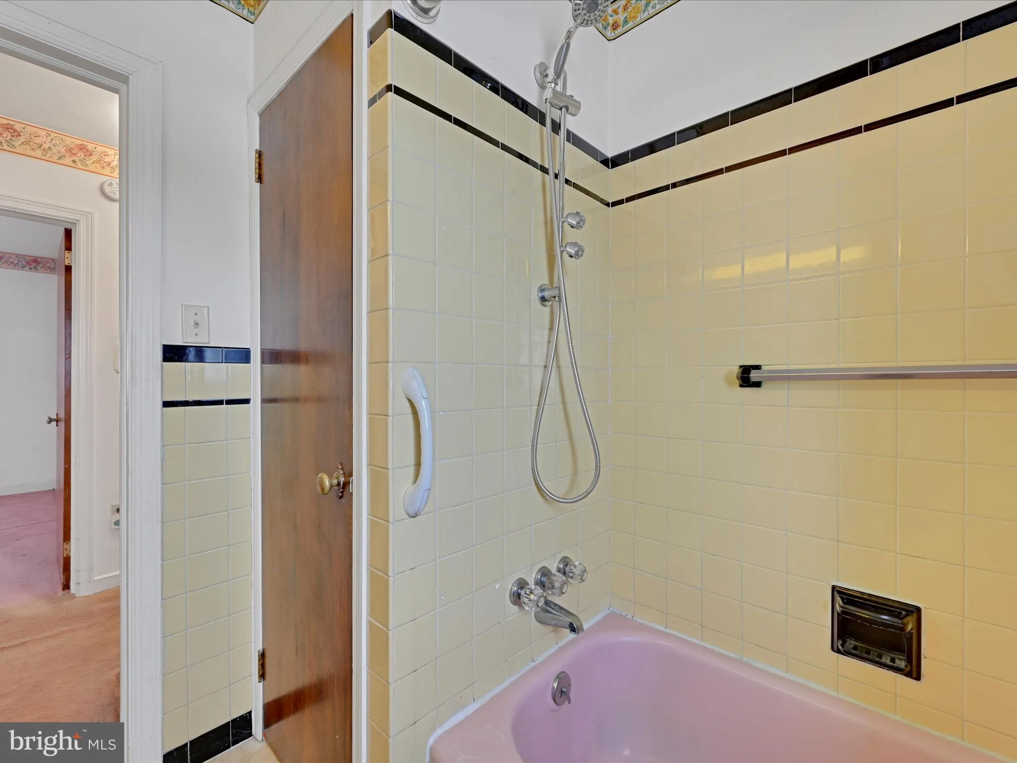 Willow Street, Pennsylvania 17584, United States, 3 Bedrooms Bedrooms, ,1 BathroomBathrooms,Residential,Pending,15643