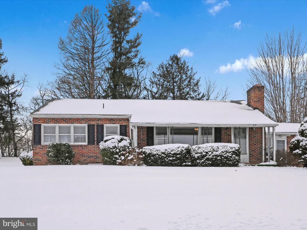 Photo of 22 E Boehms Road, WILLOW STREET, PA 17584 (MLS # PALA2062618)