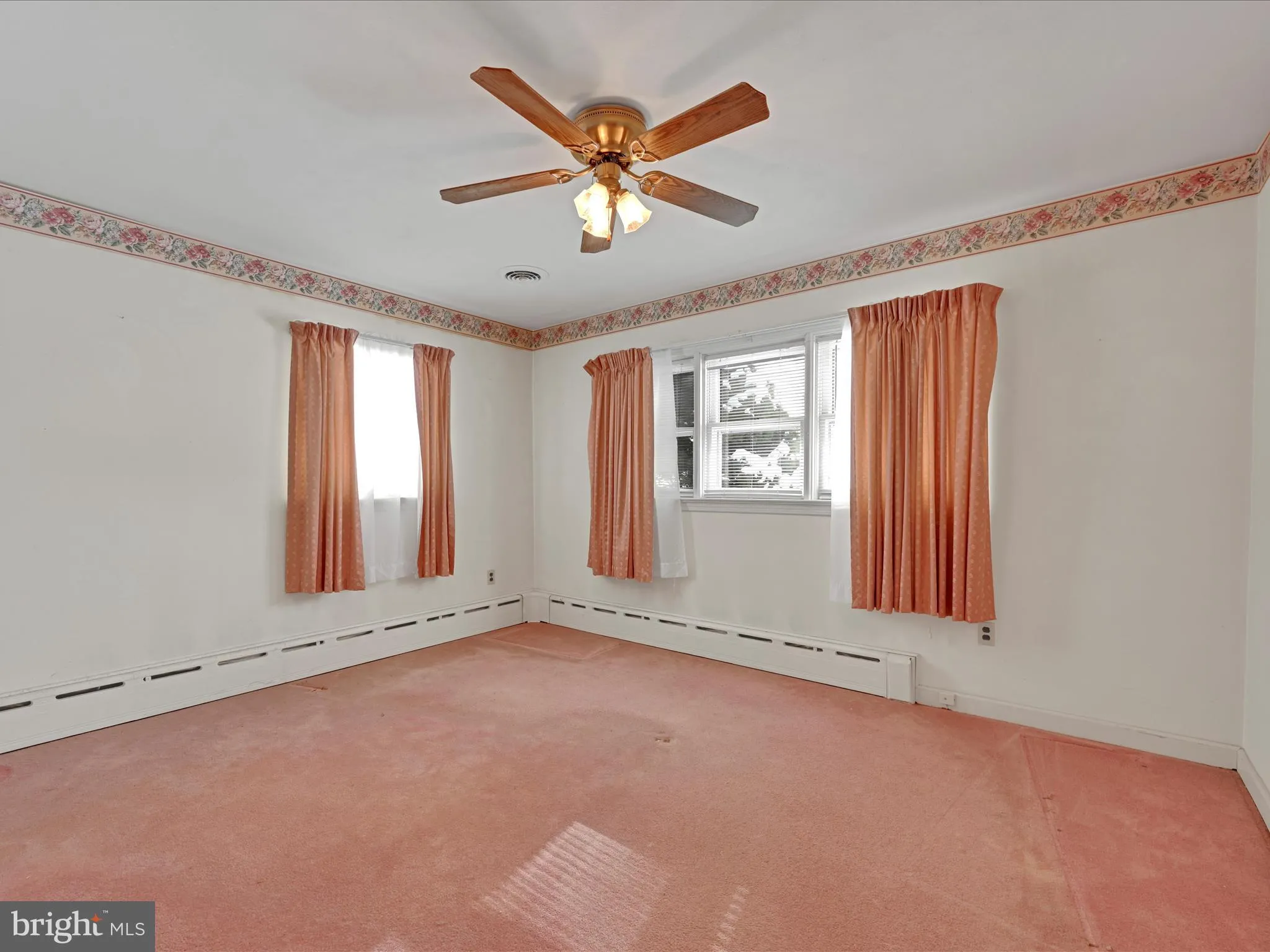 Willow Street, Pennsylvania 17584, United States, 3 Bedrooms Bedrooms, ,1 BathroomBathrooms,Residential,Pending,15643