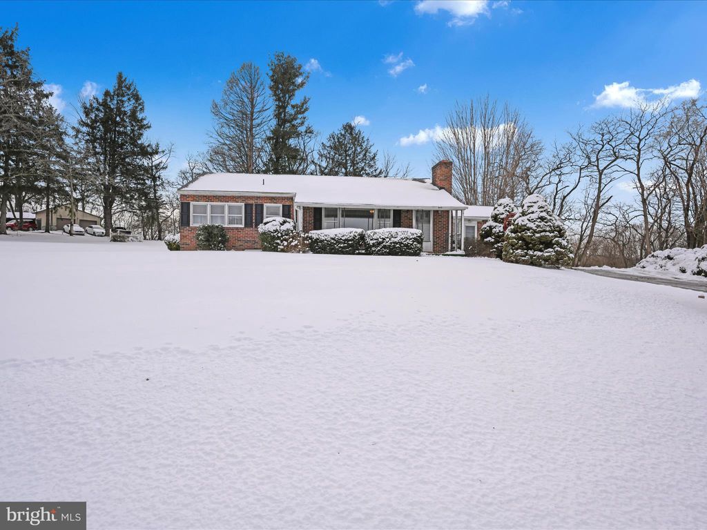 Photo of 22 E Boehms Road, WILLOW STREET, PA 17584 (MLS # PALA2062618)