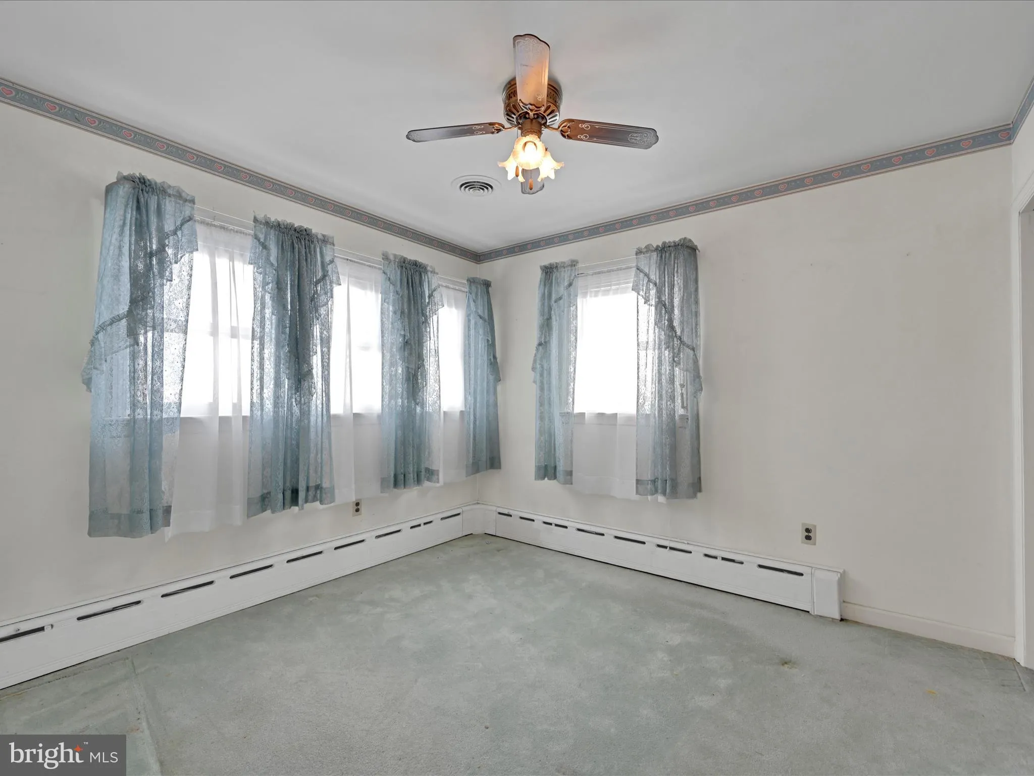 Willow Street, Pennsylvania 17584, United States, 3 Bedrooms Bedrooms, ,1 BathroomBathrooms,Residential,Pending,15643