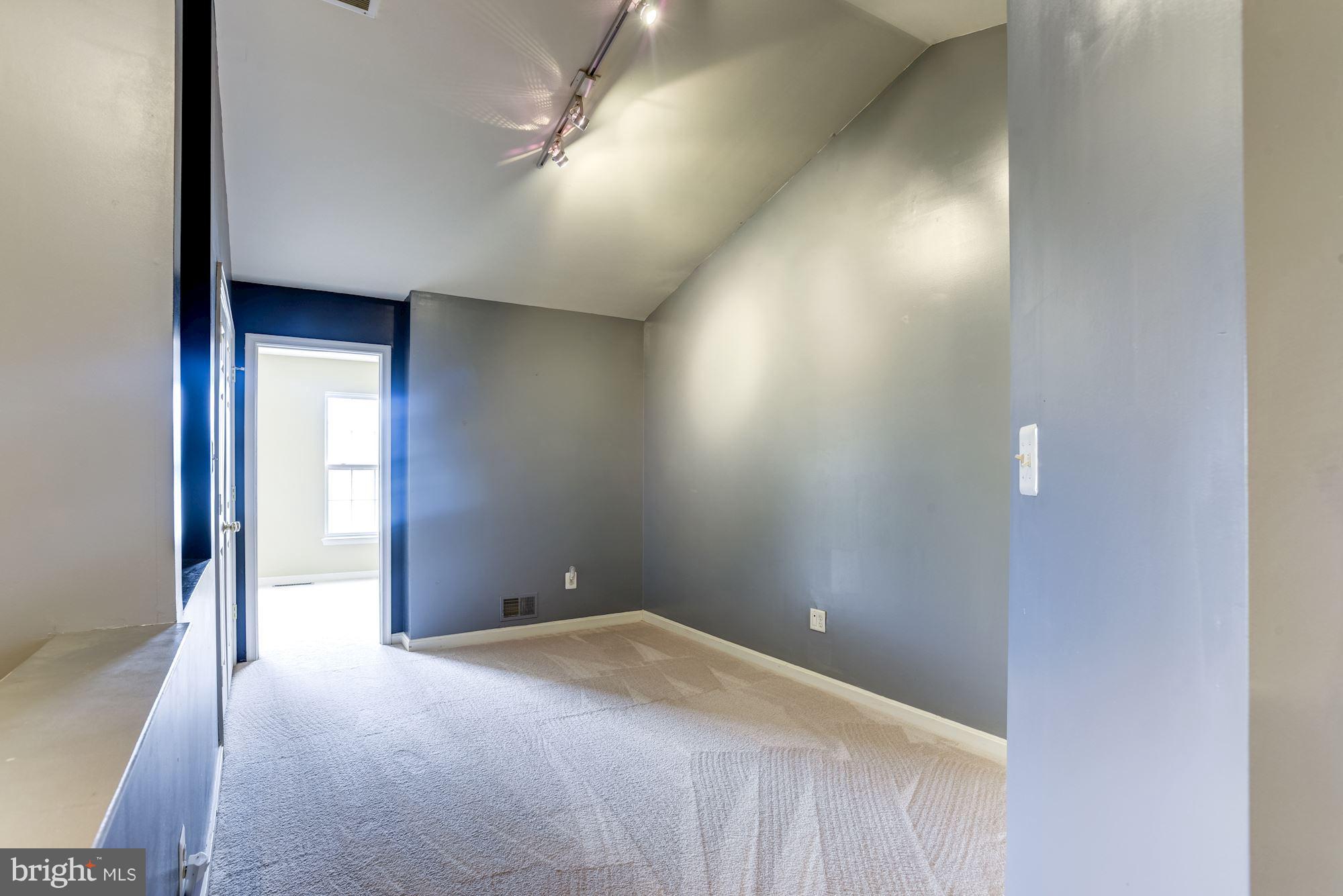 SOUTH RIDING - Residential