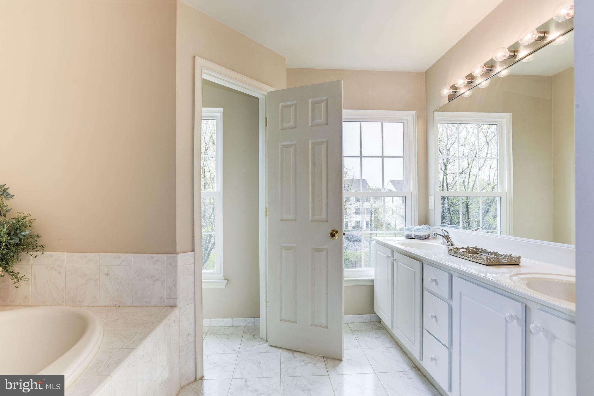 SOUTH RIDING - Residential