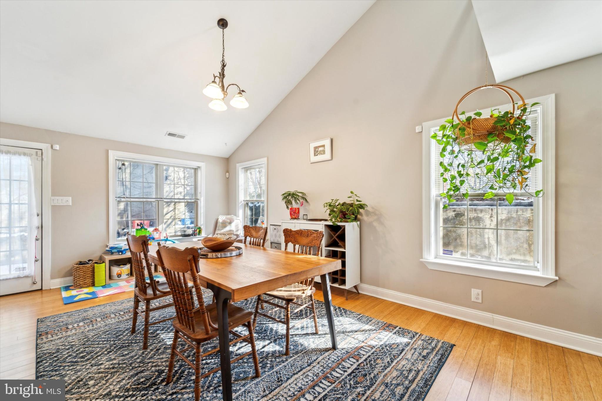 MANAYUNK - Residential Lease