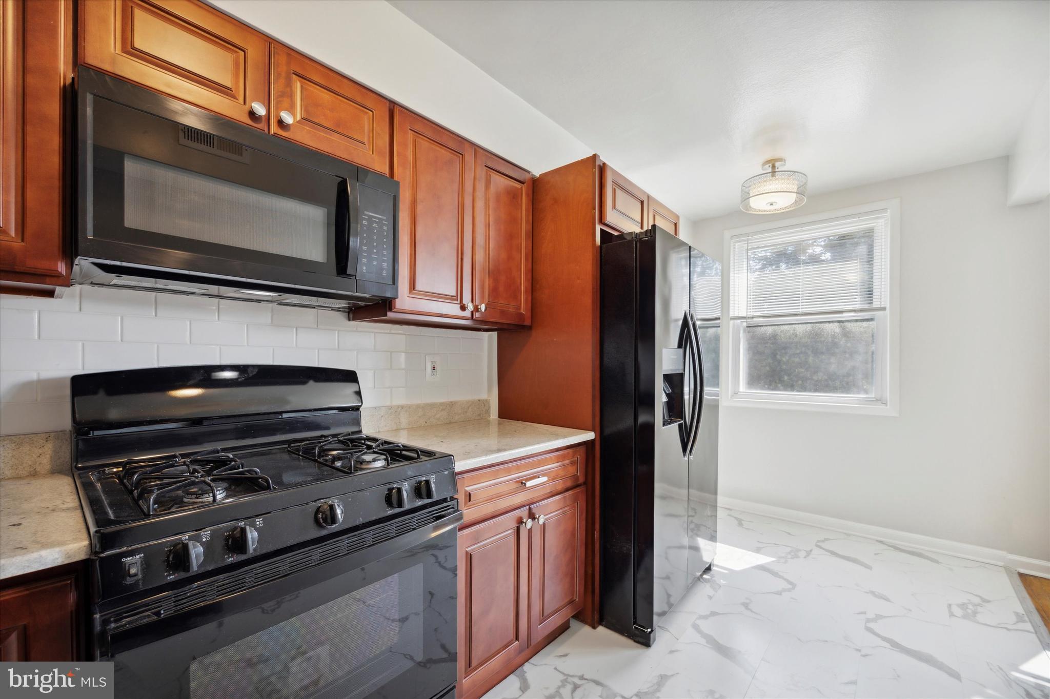 FERN ROCK - Residential Lease