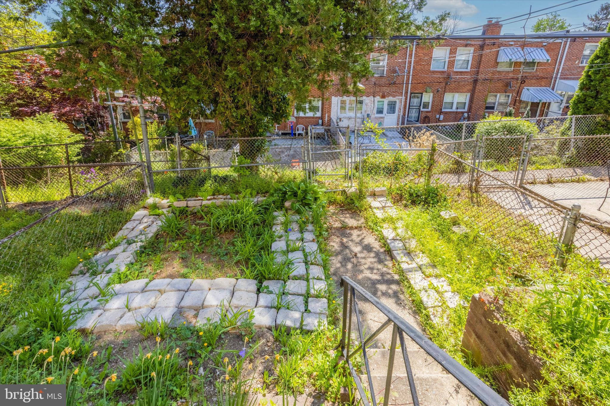 FERN ROCK - Residential Lease