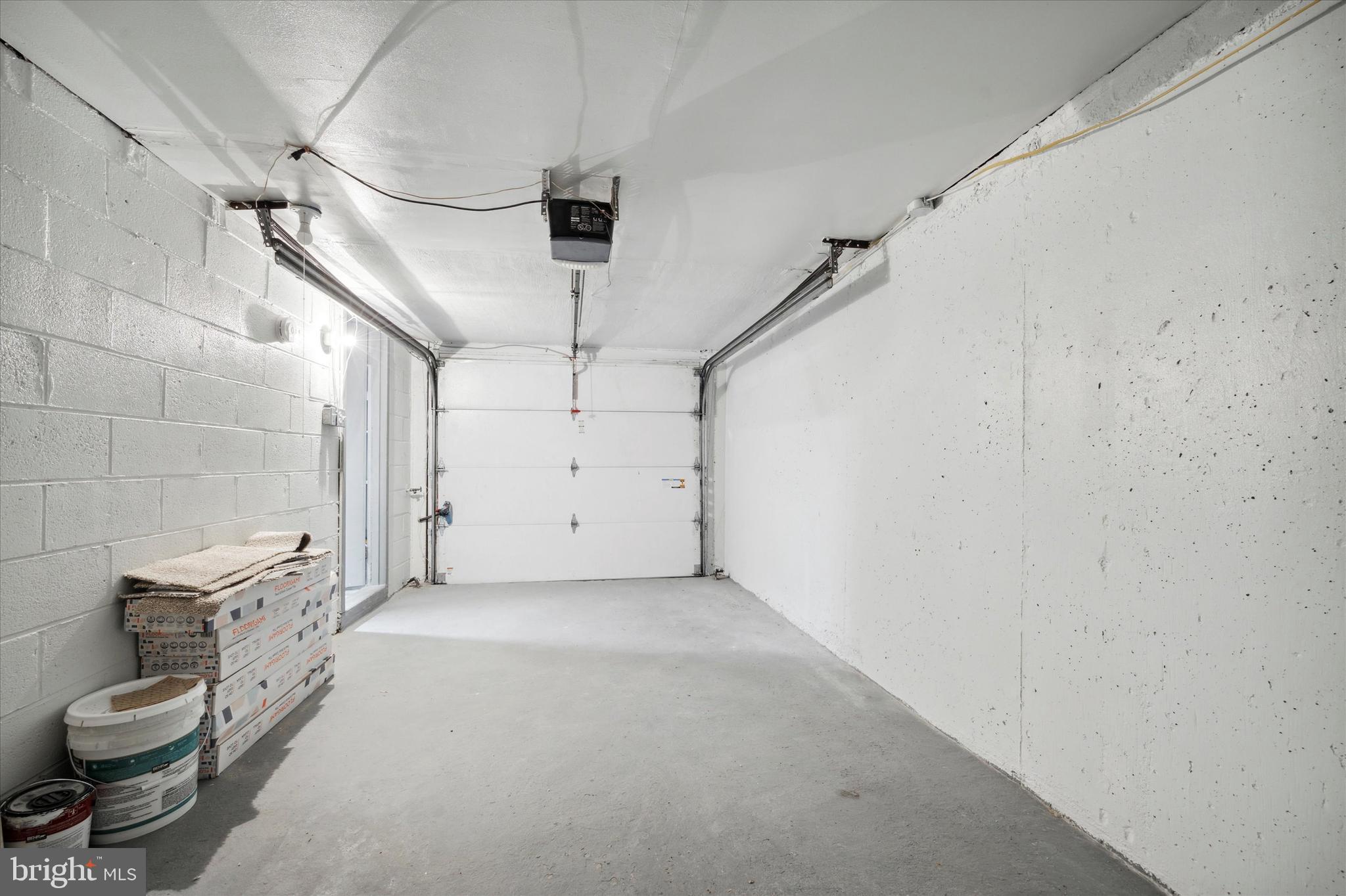 FERN ROCK - Residential Lease