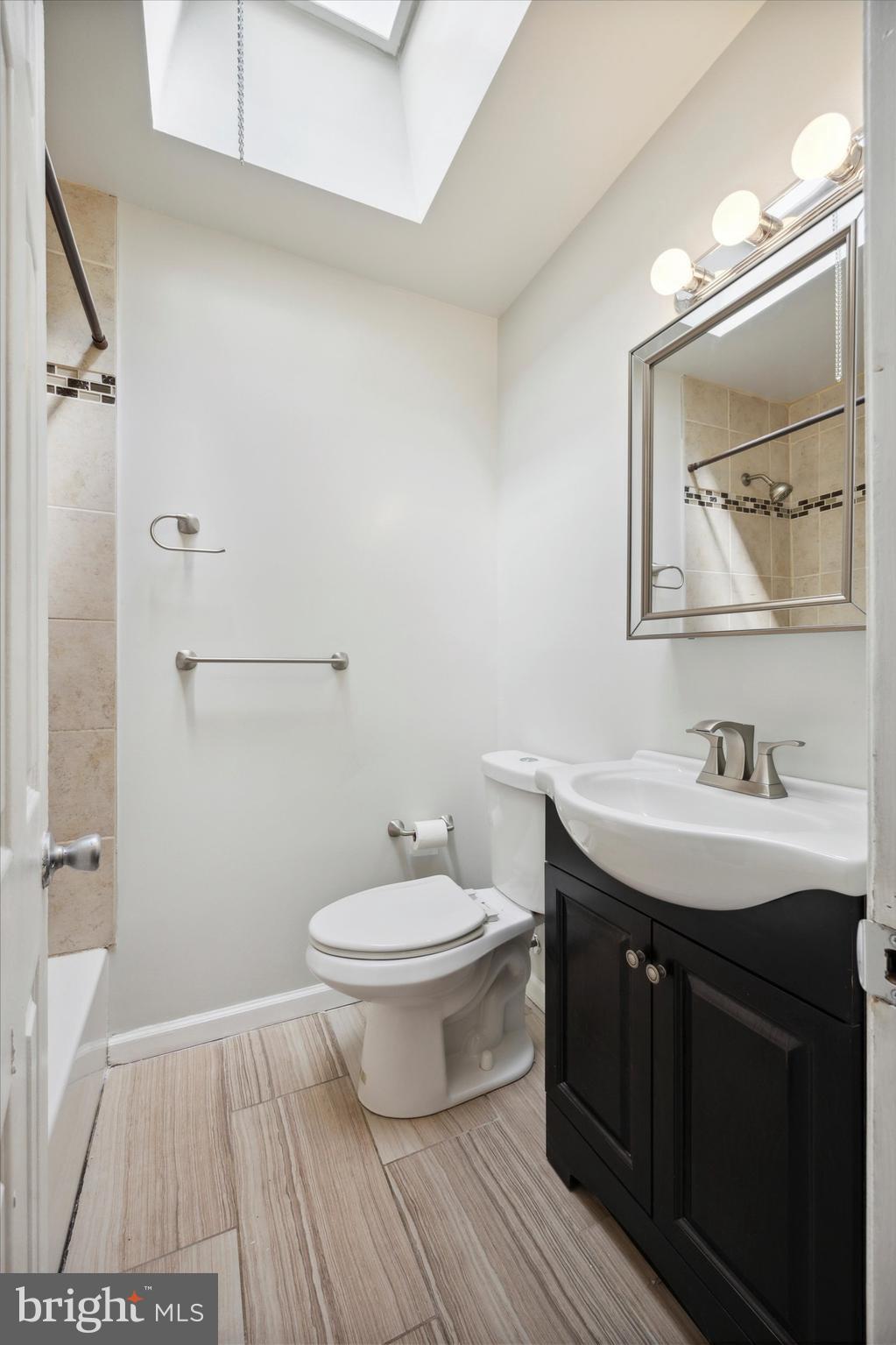 FERN ROCK - Residential Lease