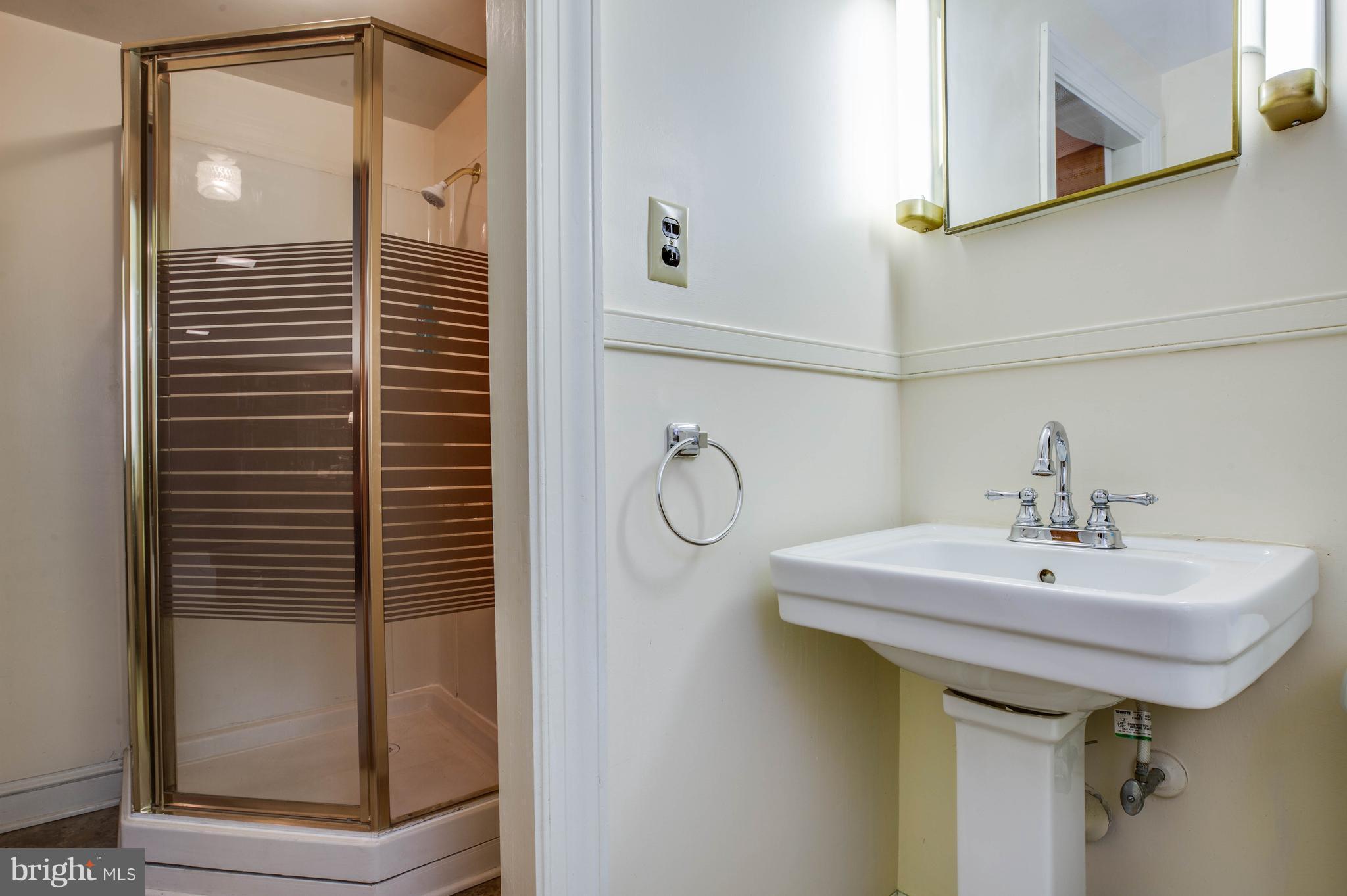 COLLEGE HEIGHTS - Residential