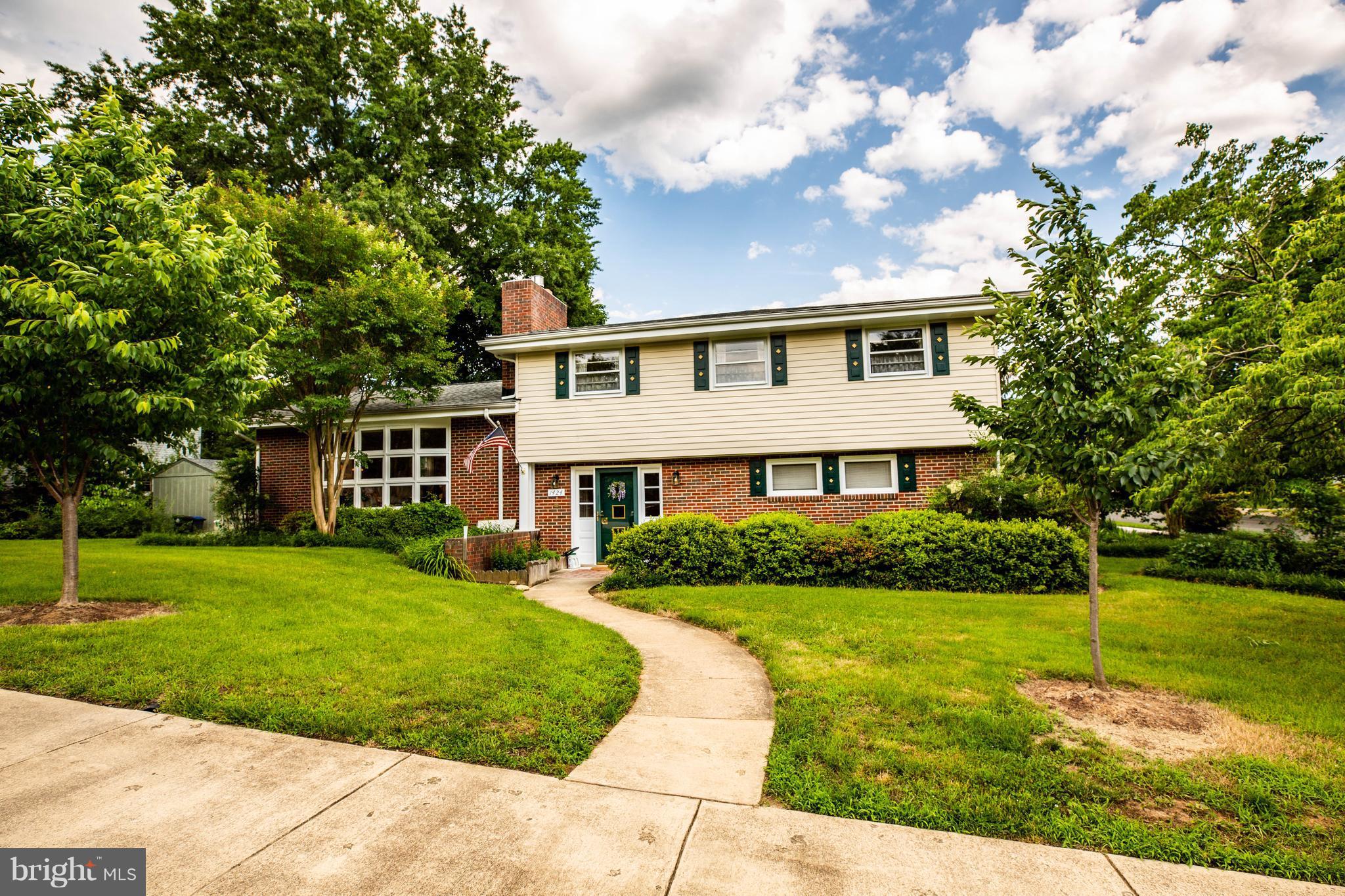 COLLEGE HEIGHTS - Residential