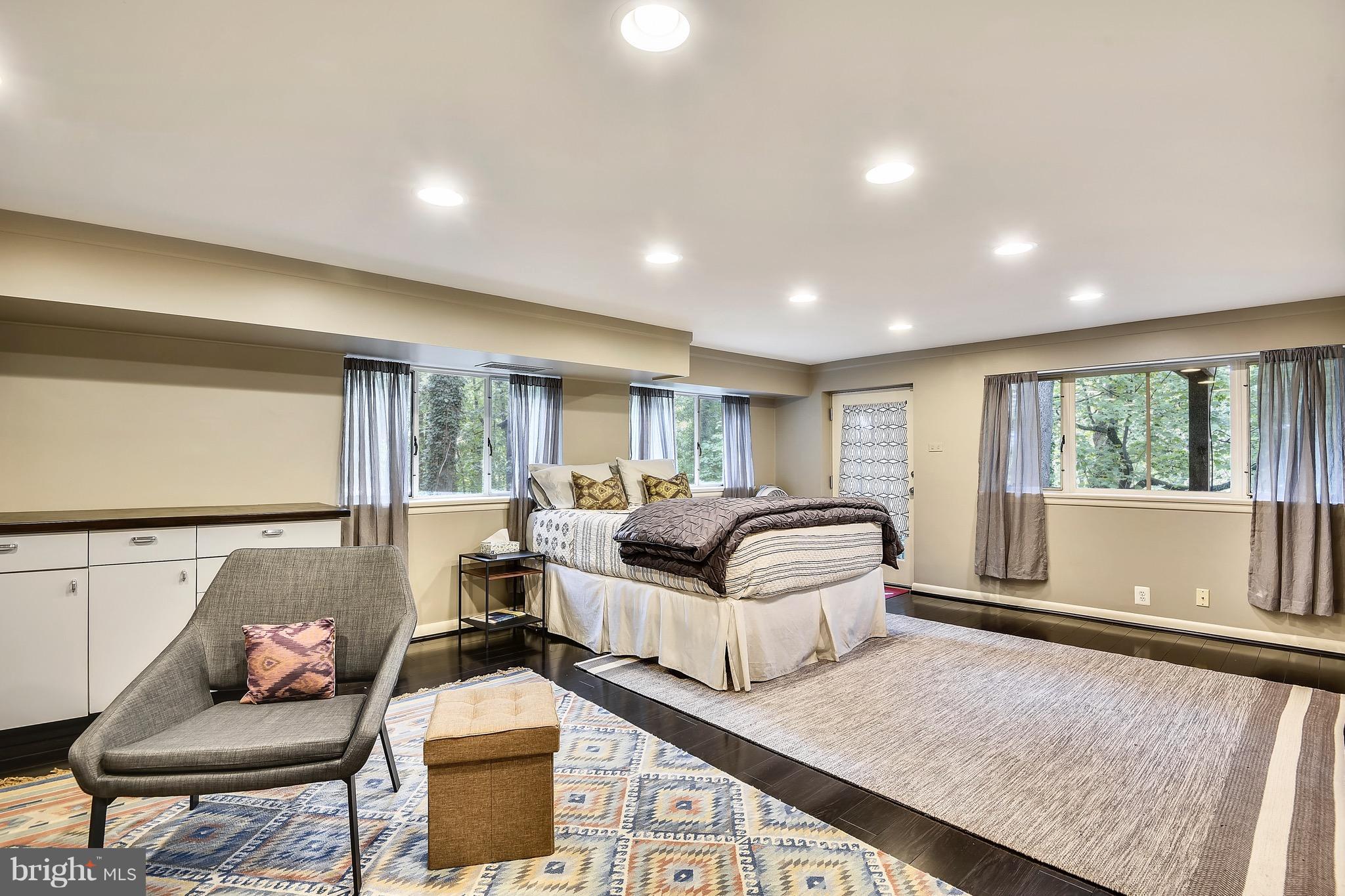 POPLAR HILL - Residential