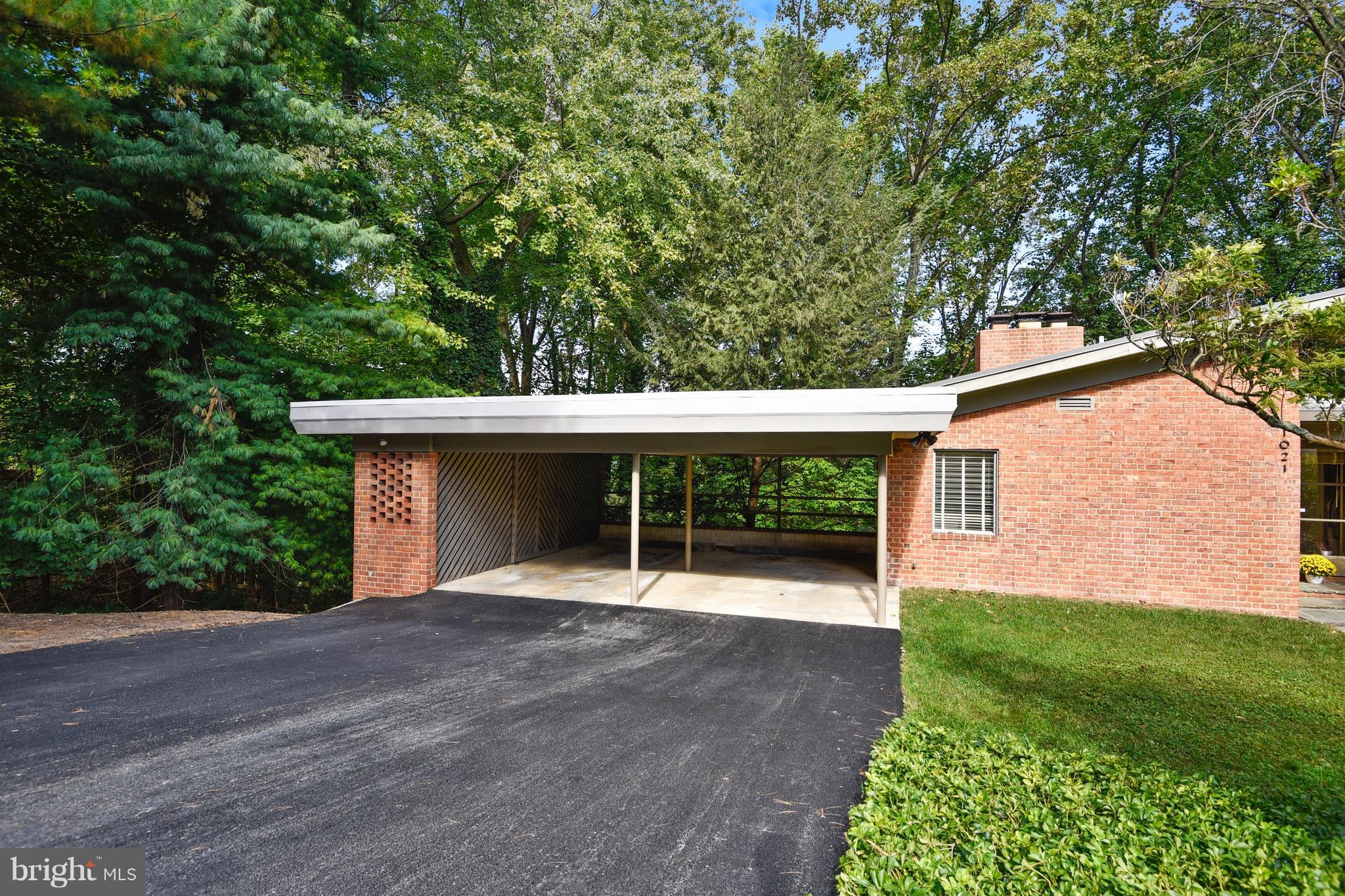 POPLAR HILL - Residential