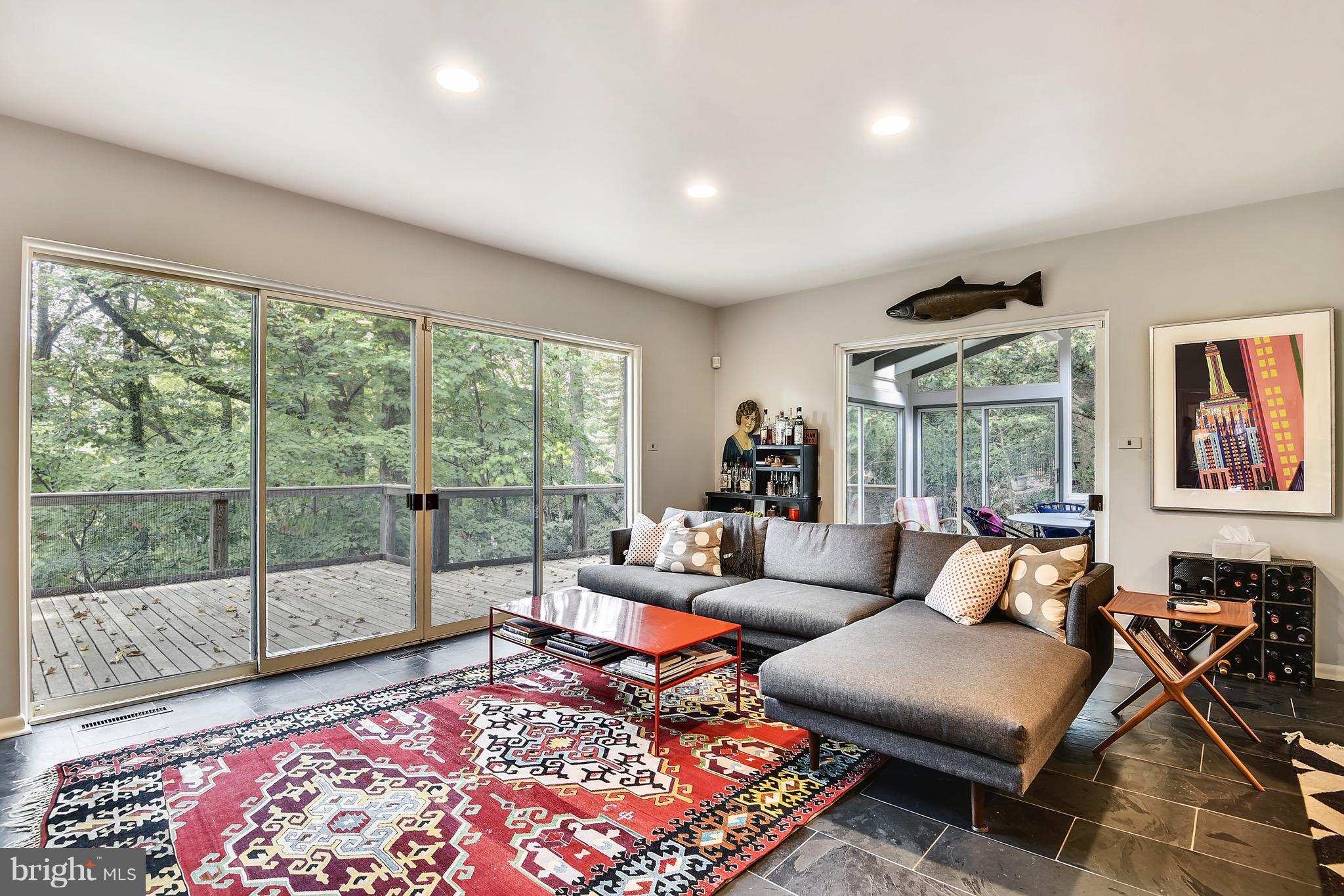 POPLAR HILL - Residential