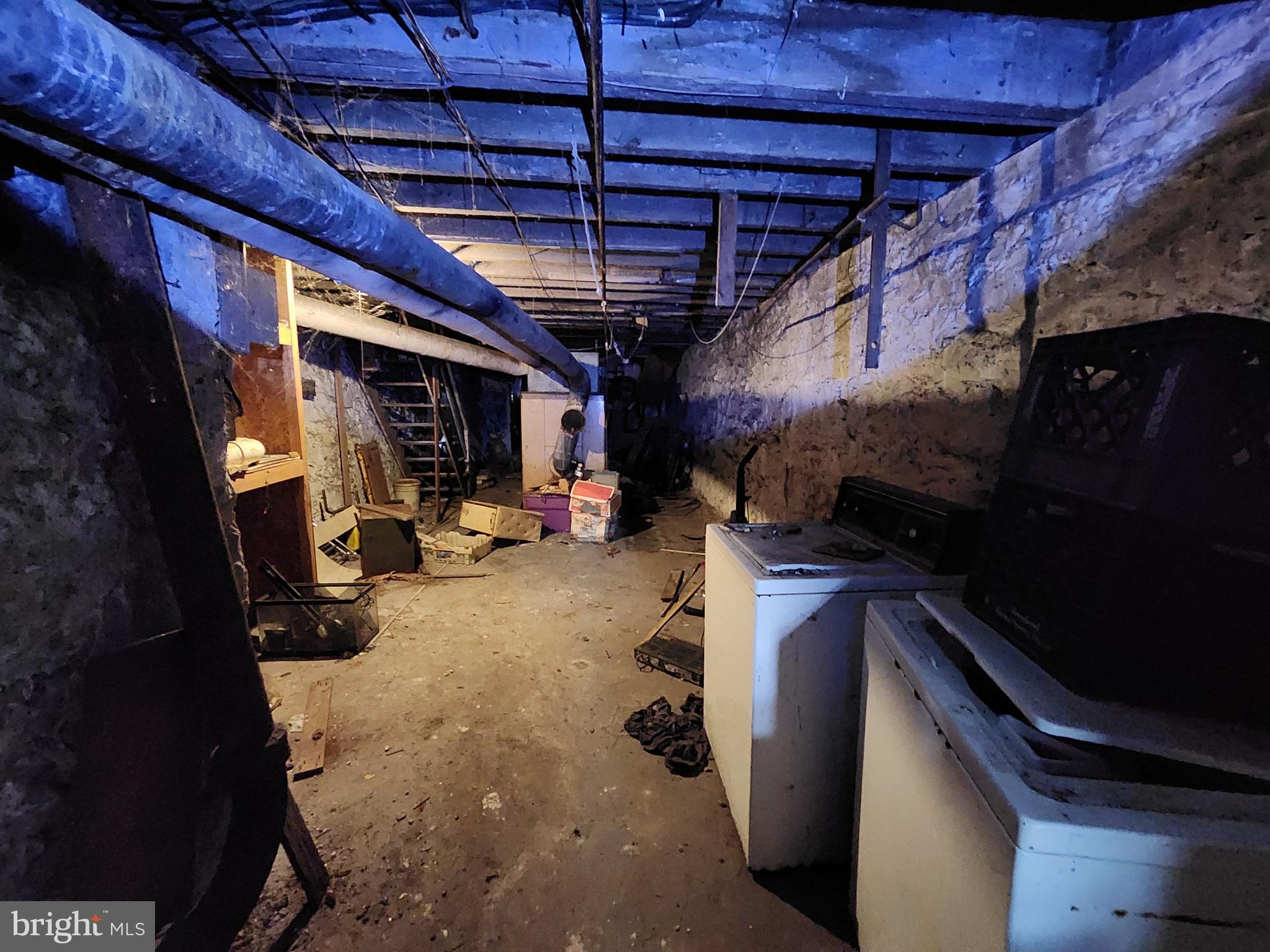 SANDTOWN-WINCHESTER - Residential