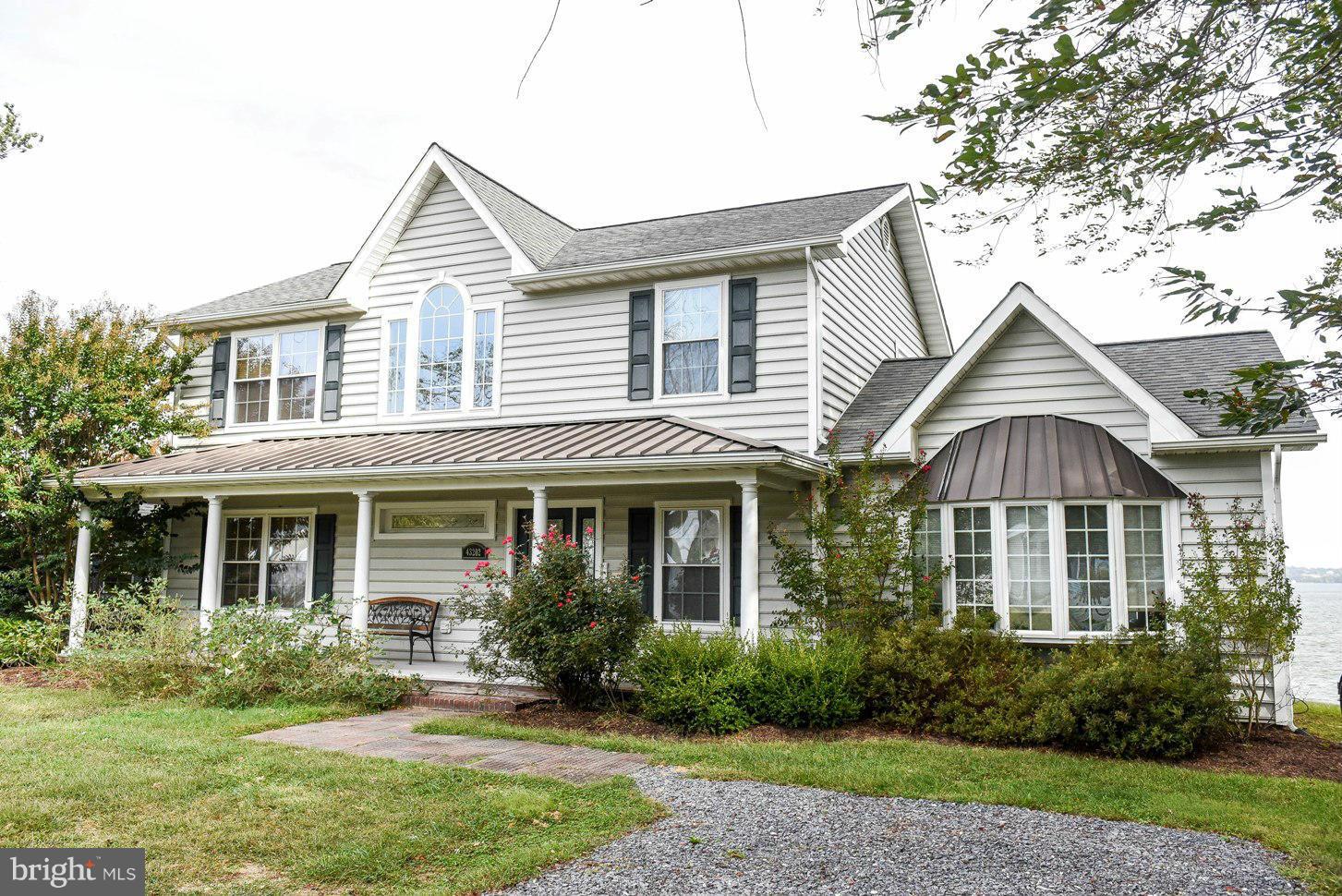 HOLLYWOOD SHORES - Residential