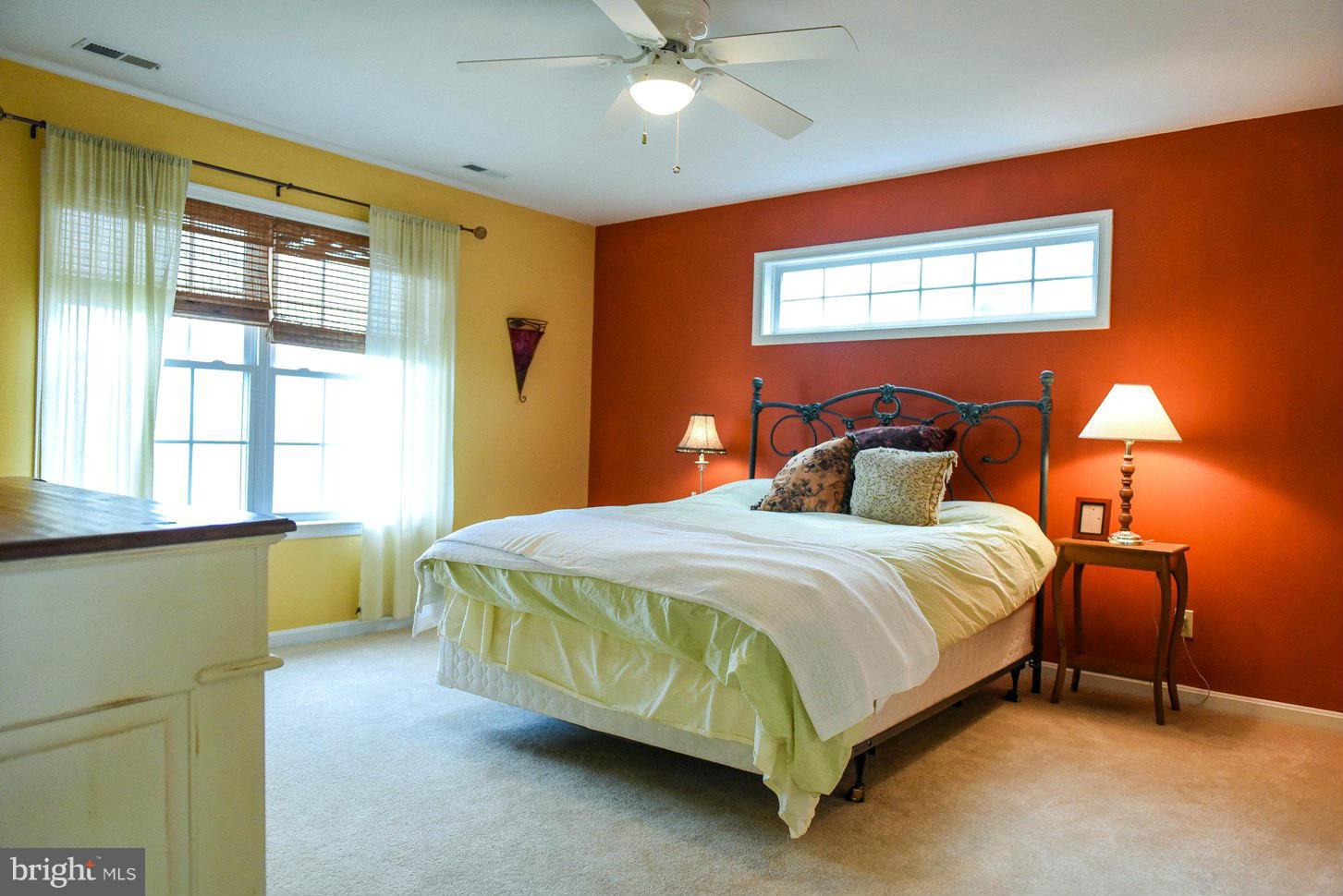 HOLLYWOOD SHORES - Residential