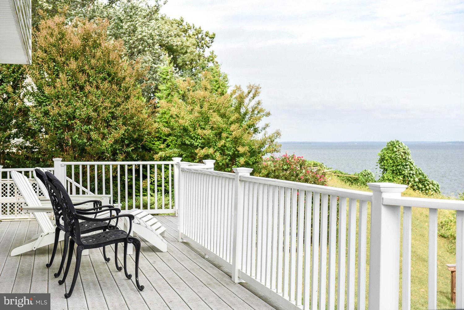 HOLLYWOOD SHORES - Residential