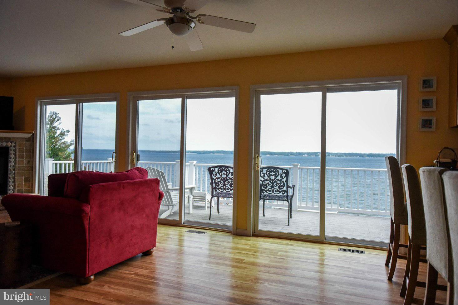 HOLLYWOOD SHORES - Residential