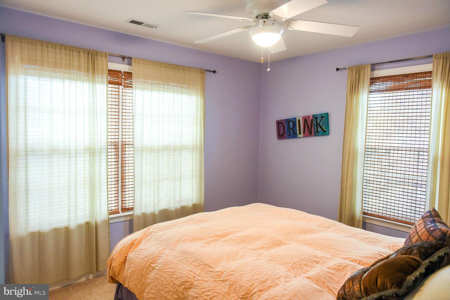 HOLLYWOOD SHORES - Residential