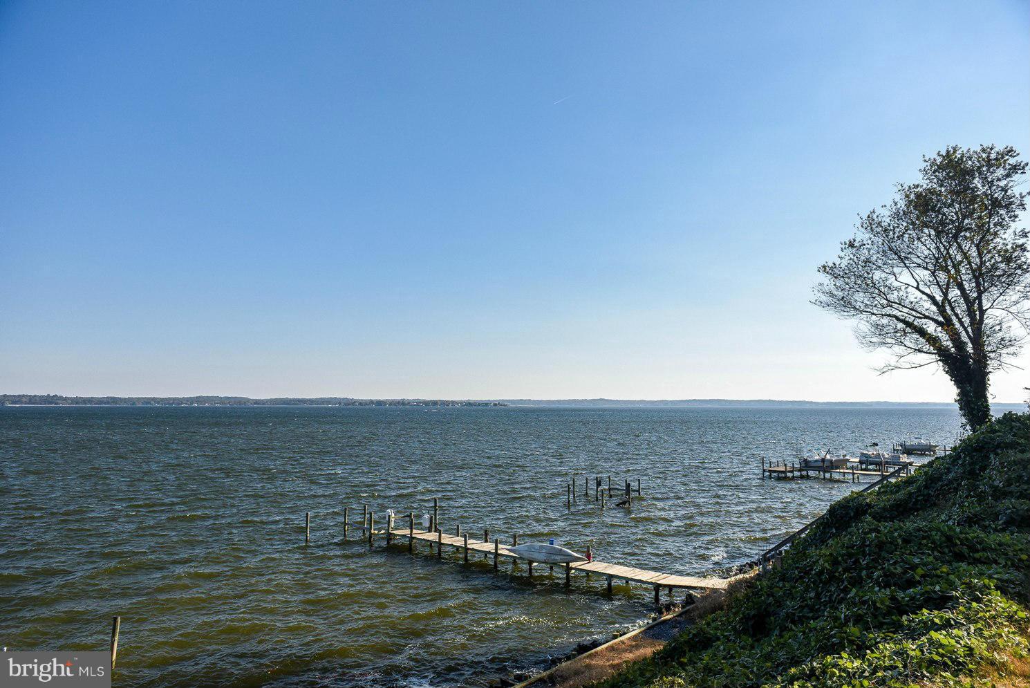 HOLLYWOOD SHORES - Residential