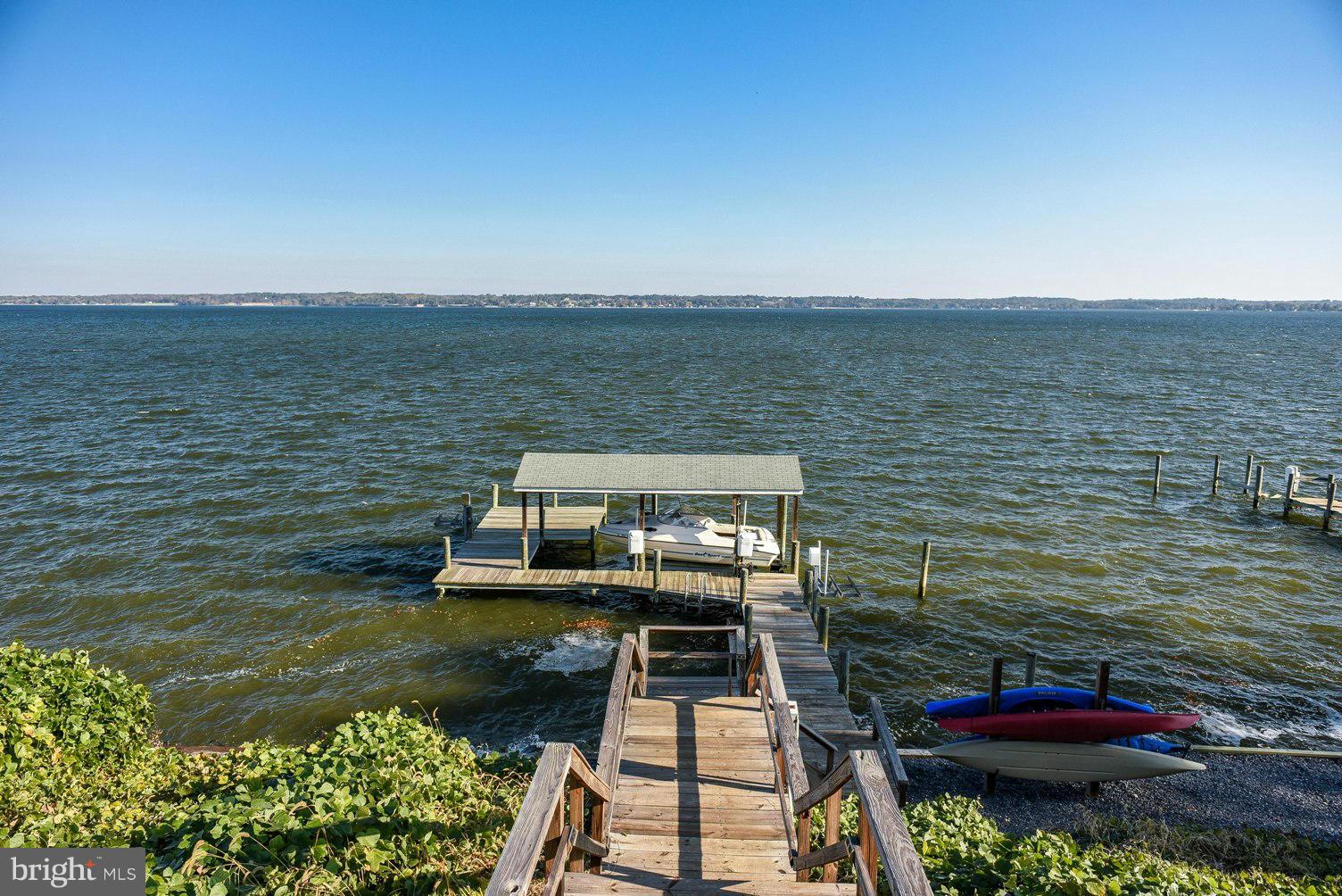 HOLLYWOOD SHORES - Residential