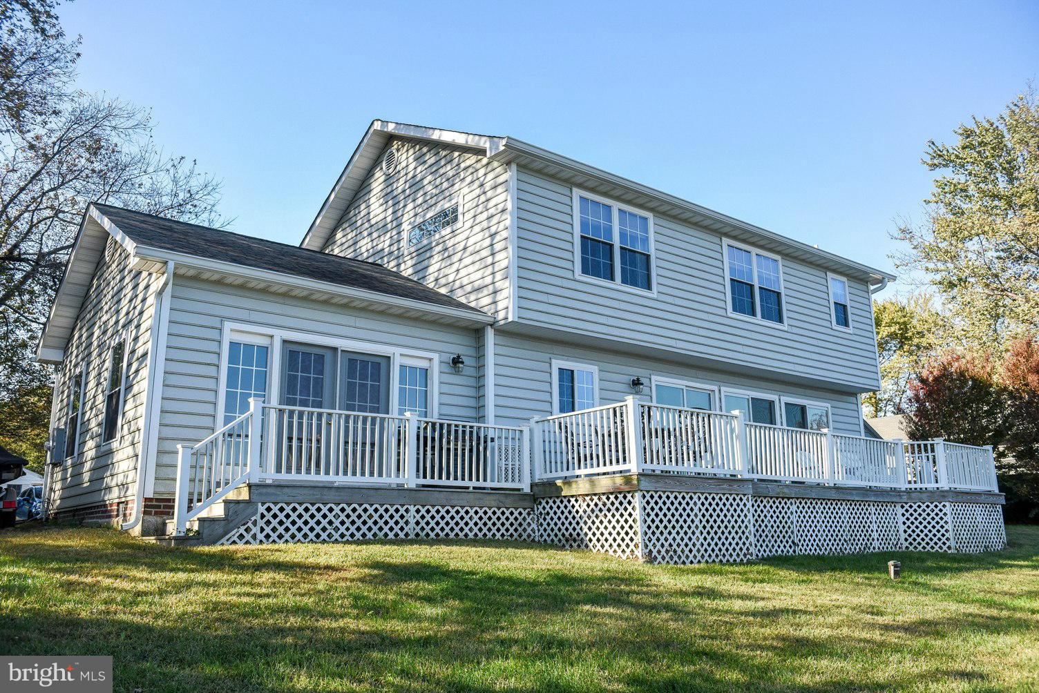 HOLLYWOOD SHORES - Residential