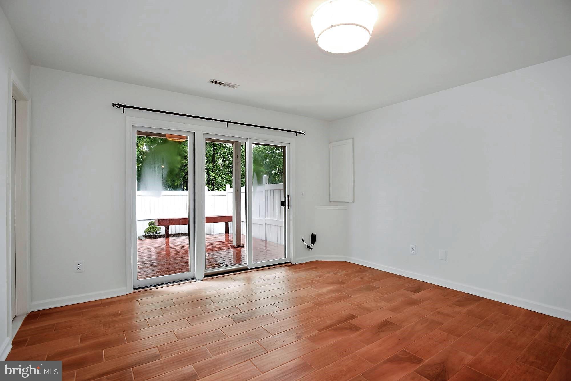 RESTON - Residential Lease