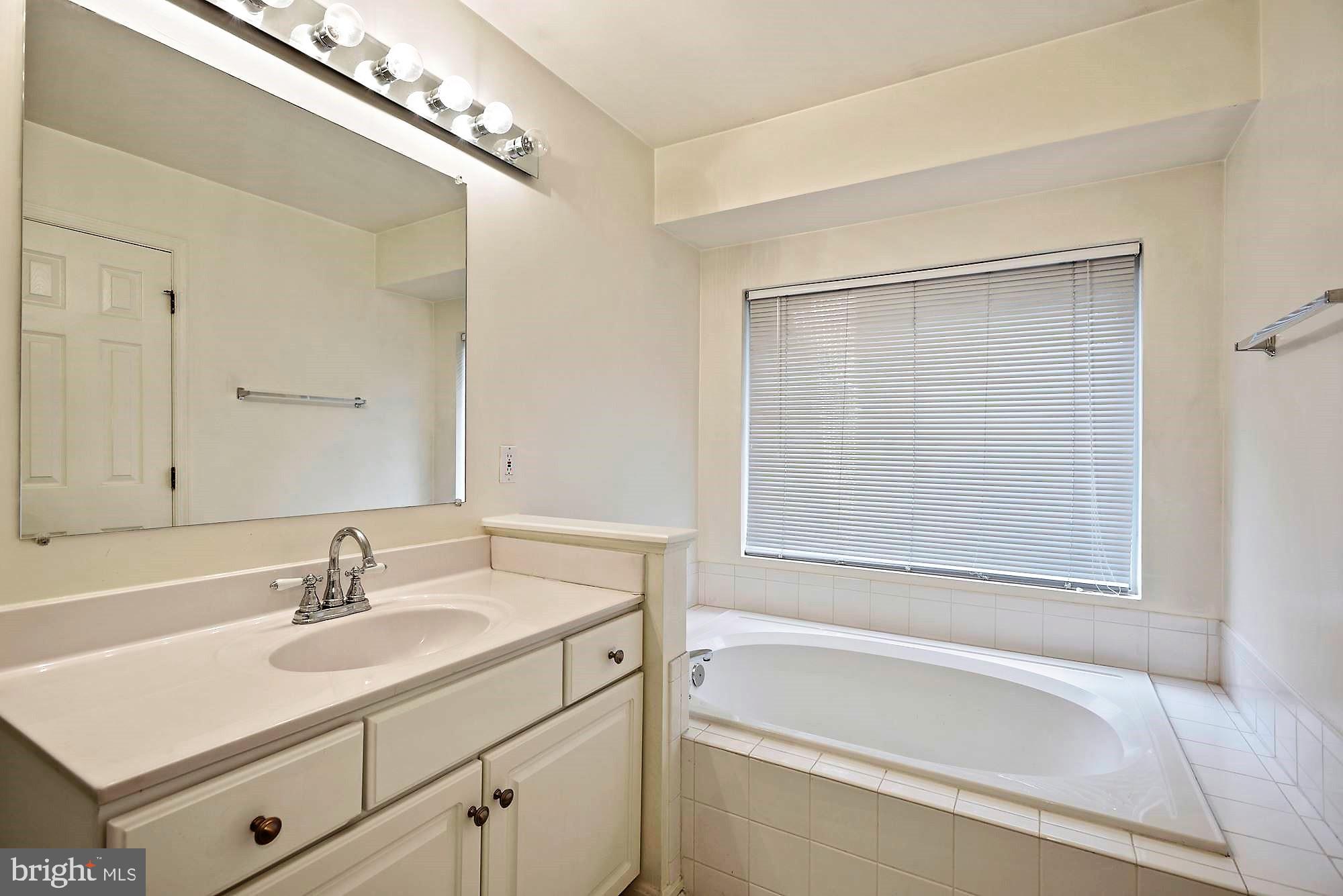 RESTON - Residential Lease