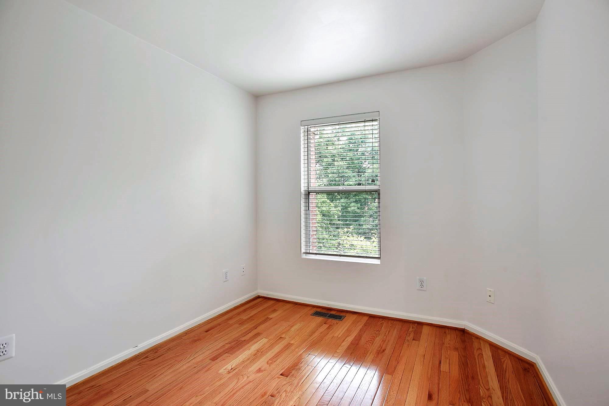 RESTON - Residential Lease