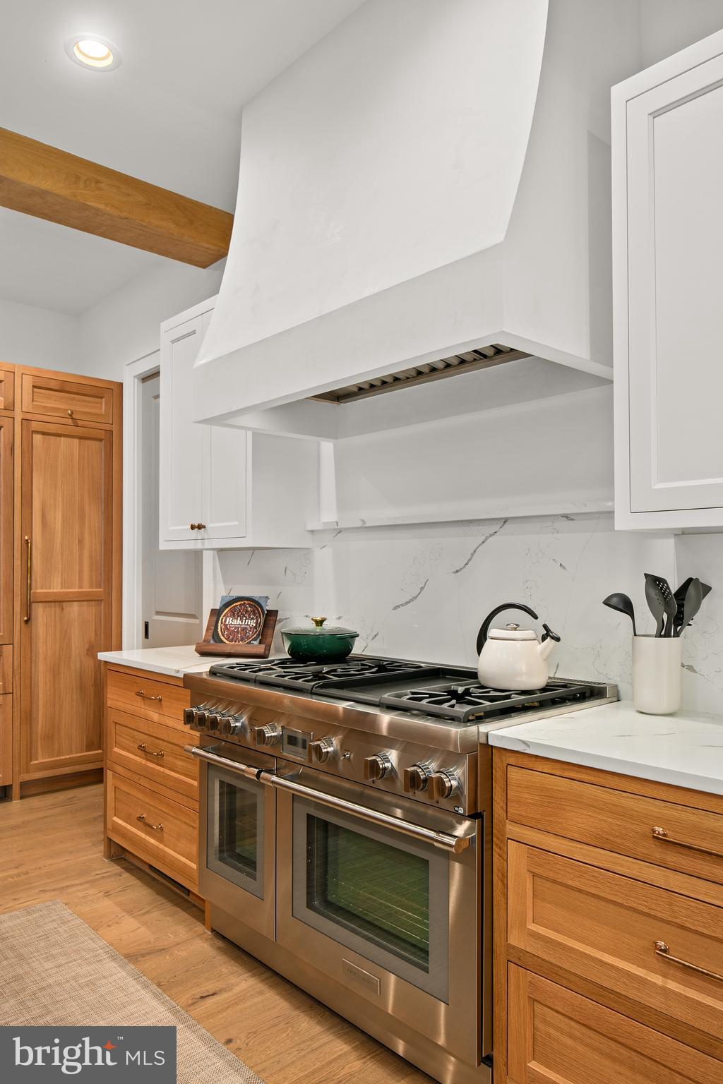 COUNTRY CLUB HILLS - Residential