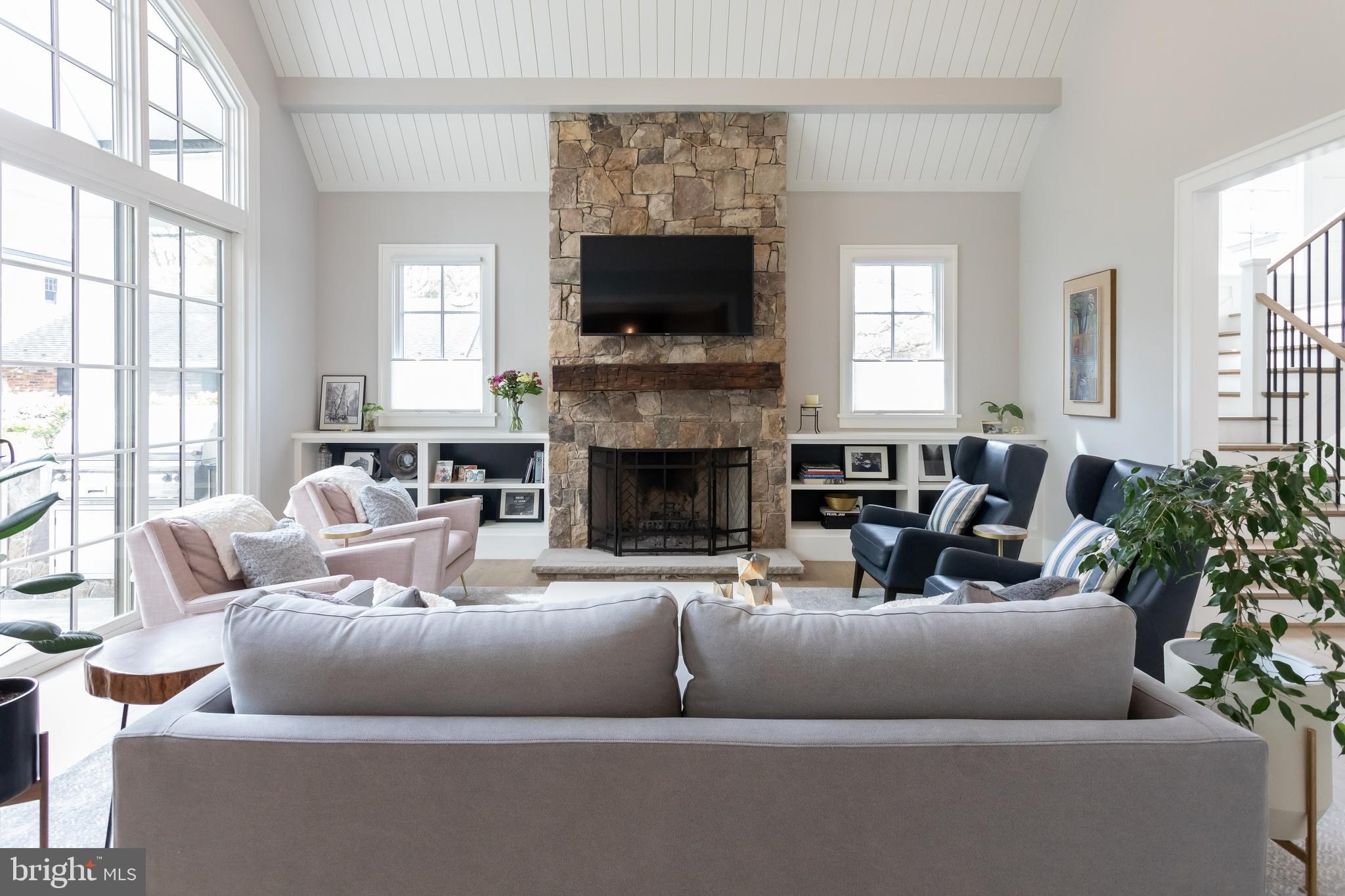 COUNTRY CLUB HILLS - Residential