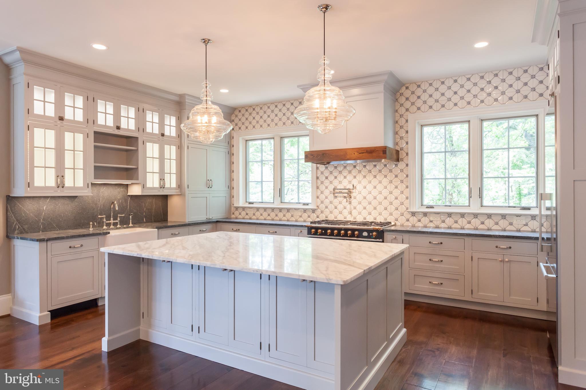 COUNTRY CLUB HILLS - Residential